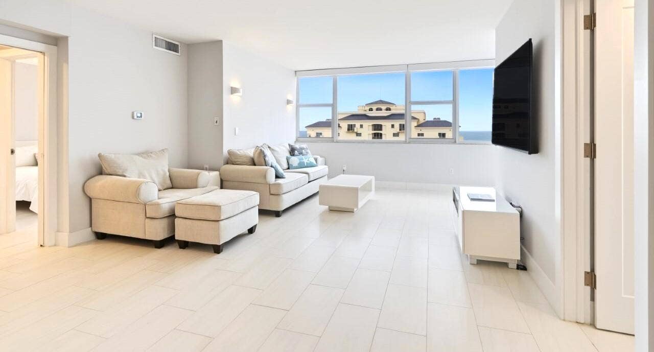 3003 TERRAMAR Street, #1701, Fort Lauderdale, FL 33304 LIVING ROOM