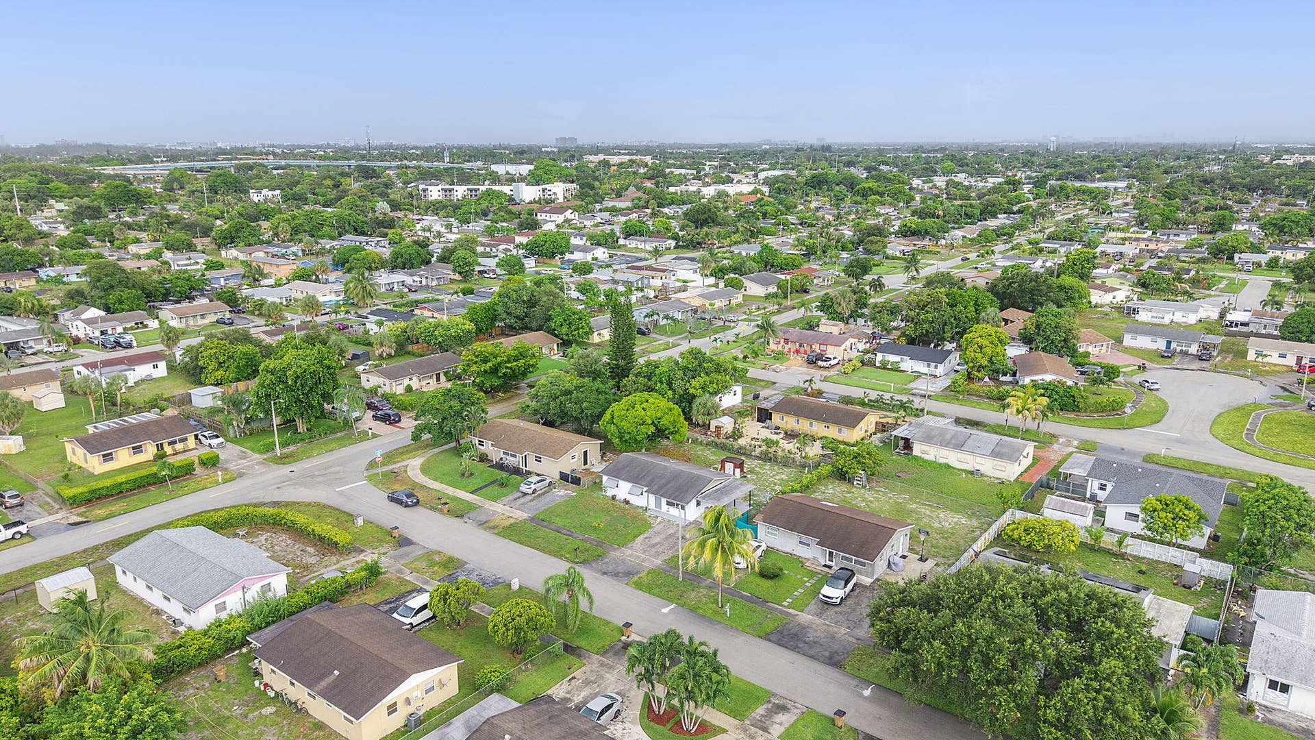 316 NW 6th Court, Deerfield Beach, FL 33441 6-web-or-mls-DJI_20260727164008_0145_D c