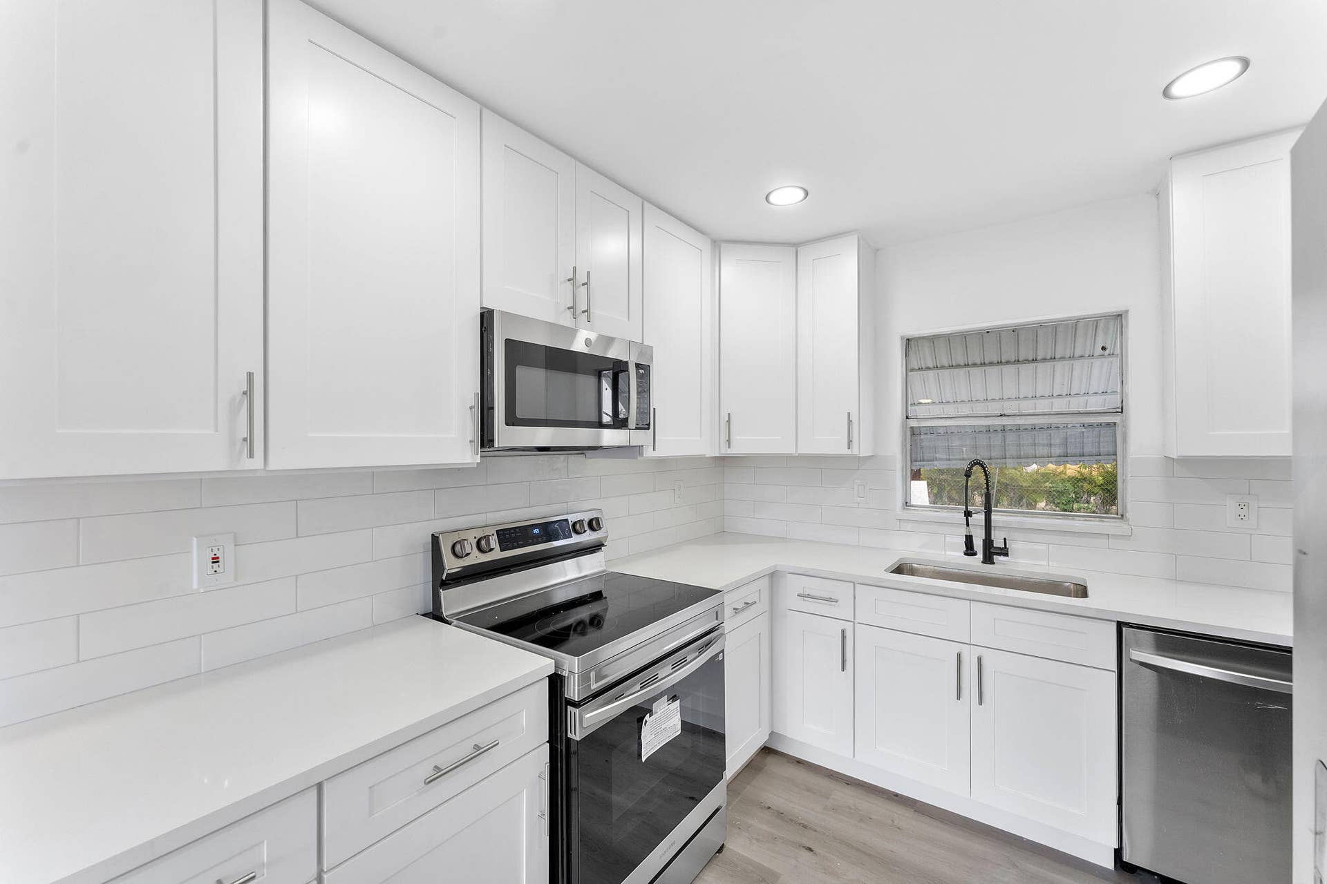 316 NW 6th Court, Deerfield Beach, FL 33441 17-web-or-mls-DSC06496