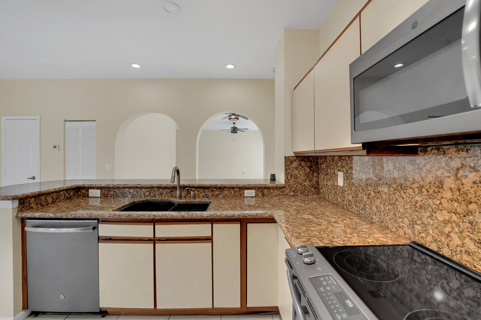 9401 NW 18TH Drive, Plantation, FL 33322 DSC01290