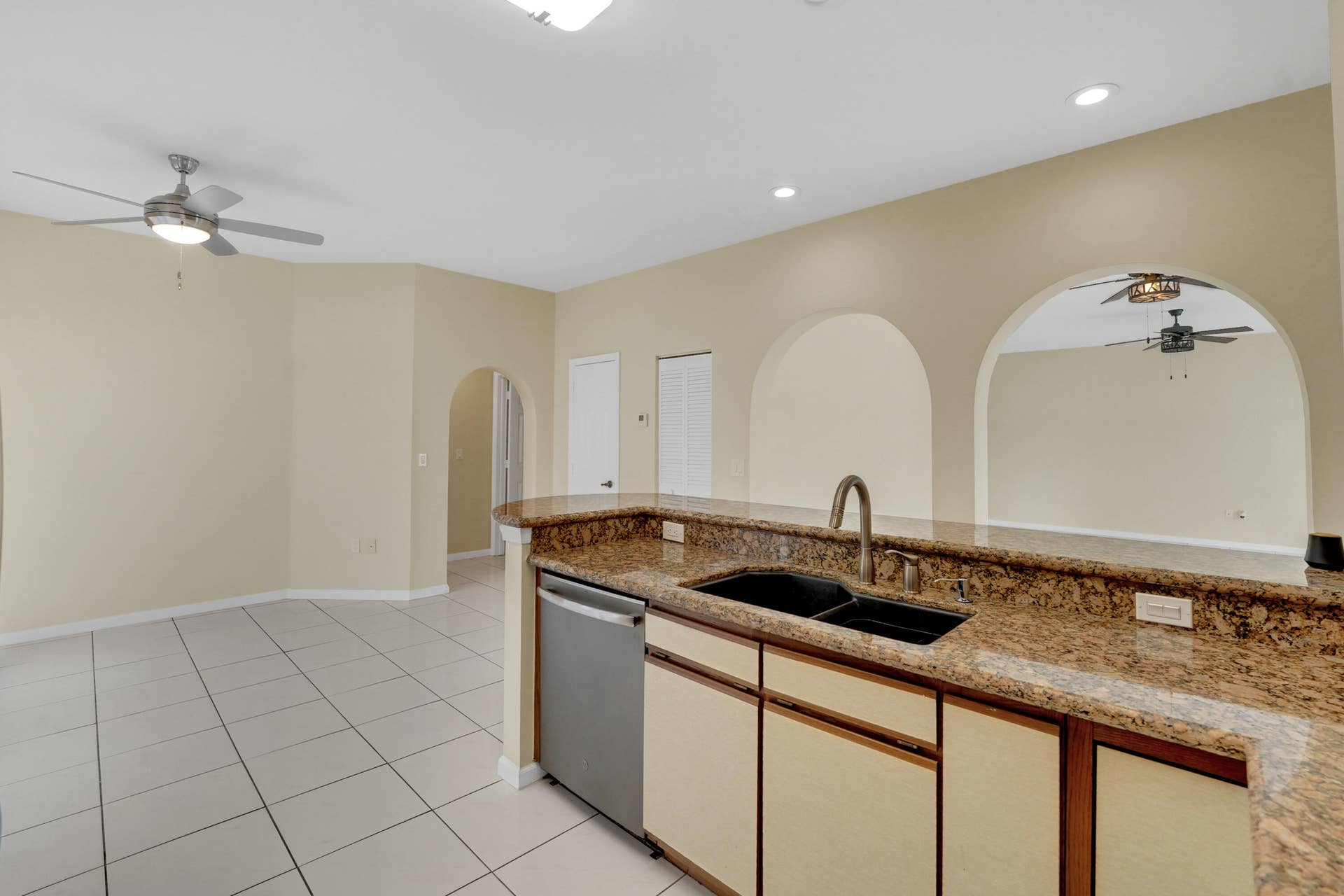 9401 NW 18TH Drive, Plantation, FL 33322 DSC01296