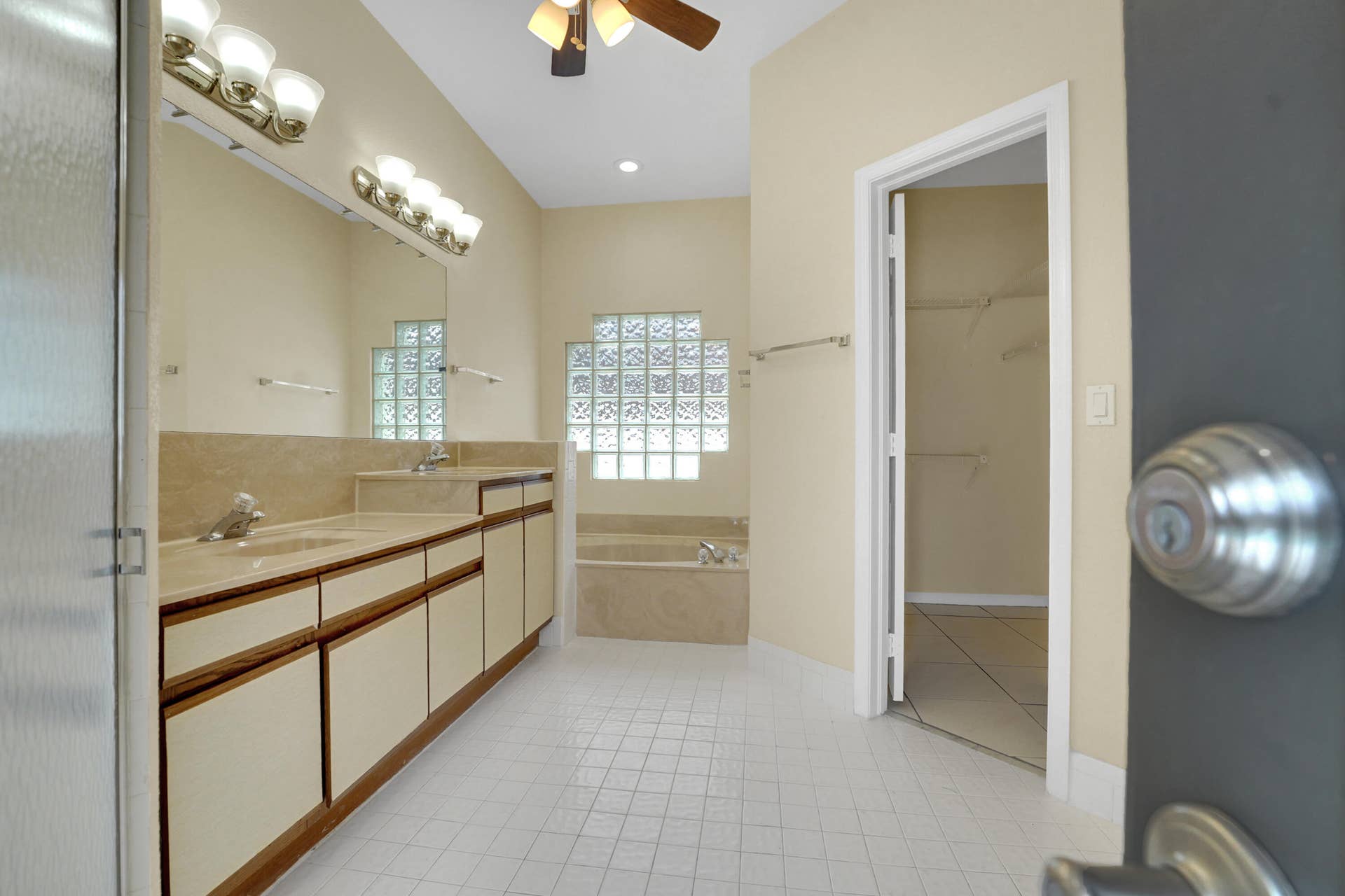 9401 NW 18TH Drive, Plantation, FL 33322 DSC01341