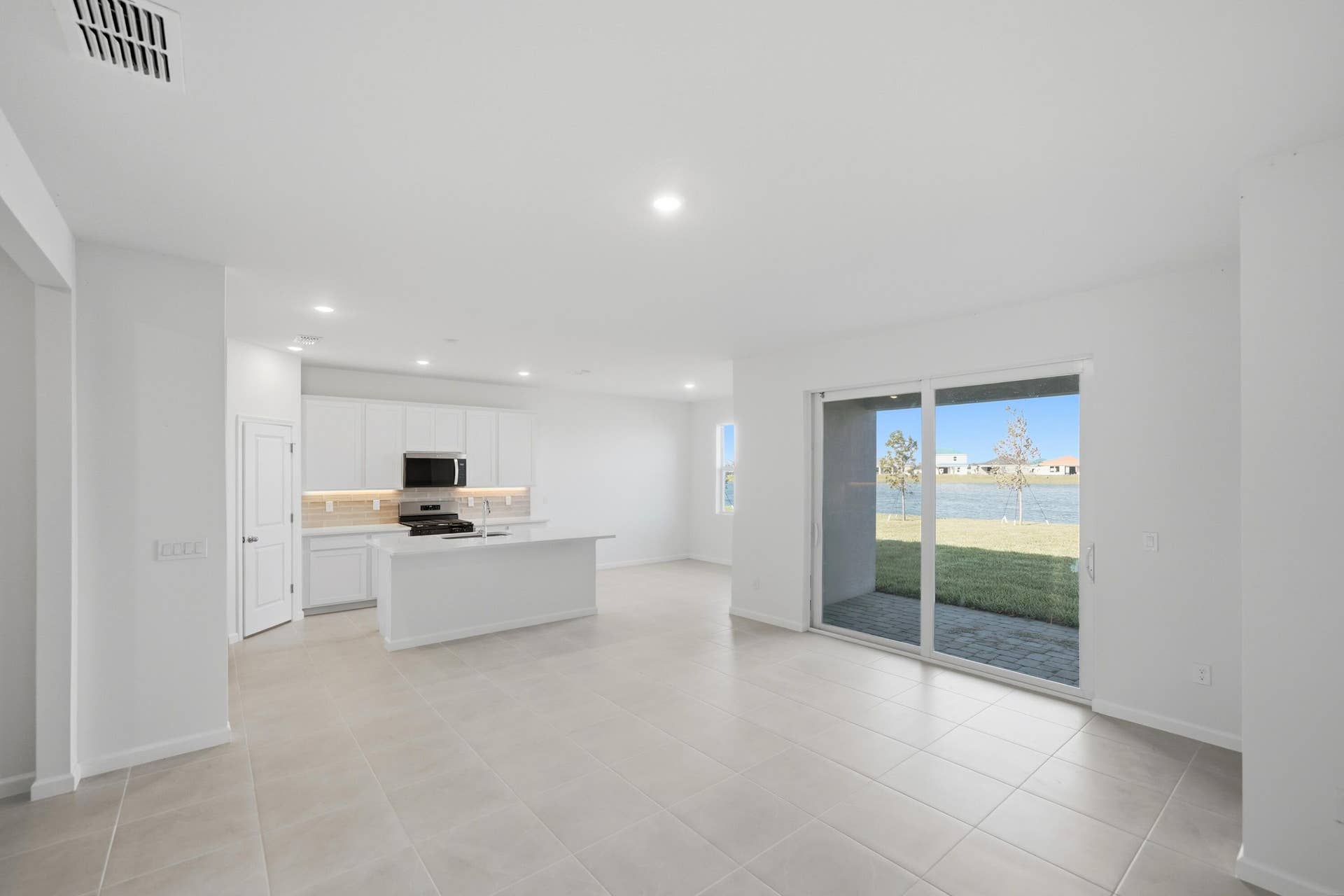 Living Room/Kitchen