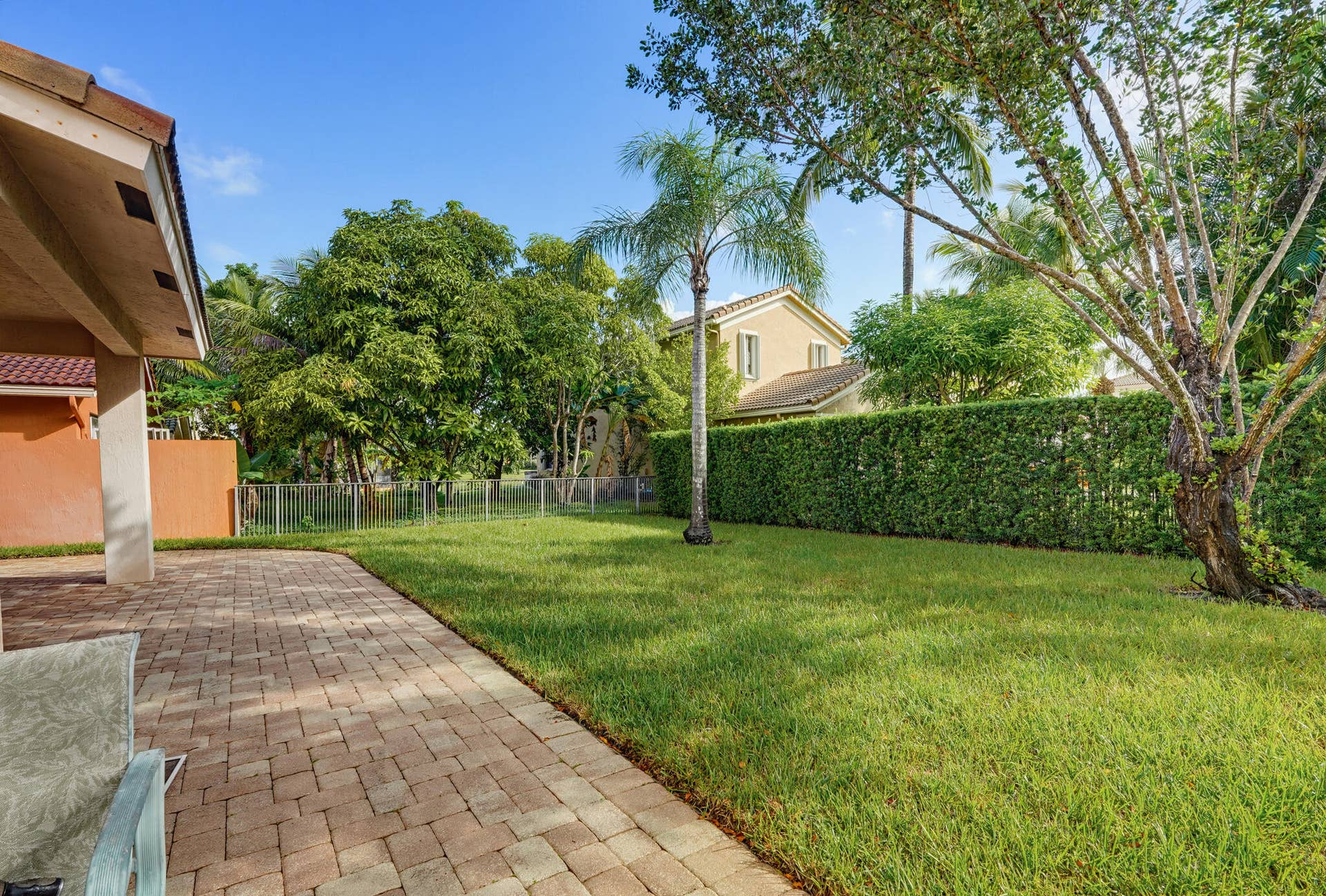 122 SARONA Circle, Royal Palm Beach, FL 33411 DSC08269
