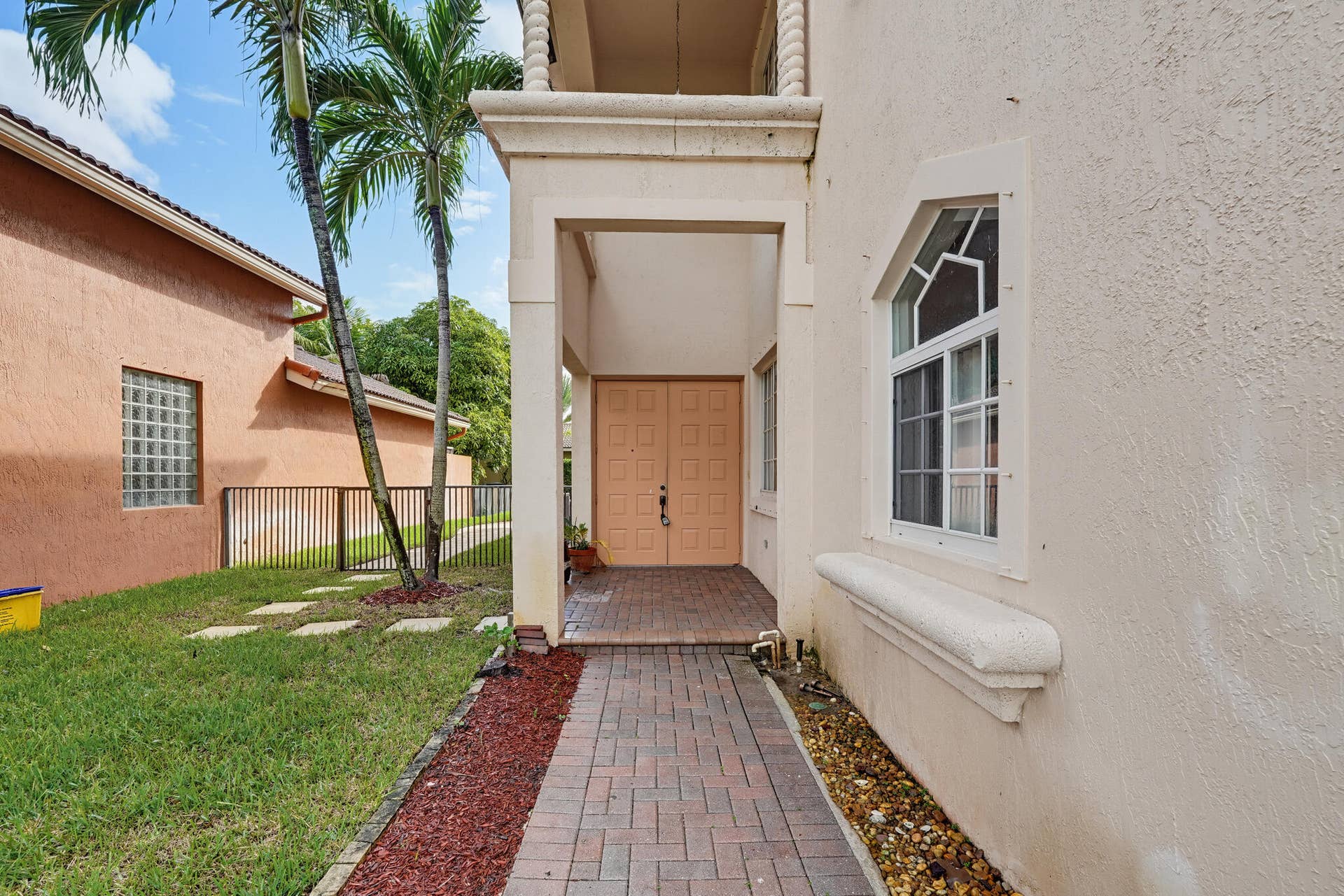 122 SARONA Circle, Royal Palm Beach, FL 33411 DSC08234