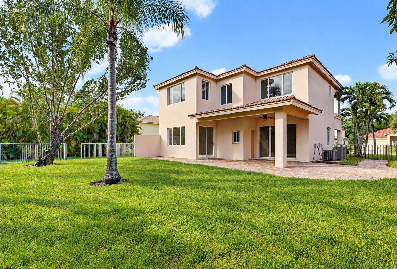 122 SARONA Circle, Royal Palm Beach, FL 33411 SC9