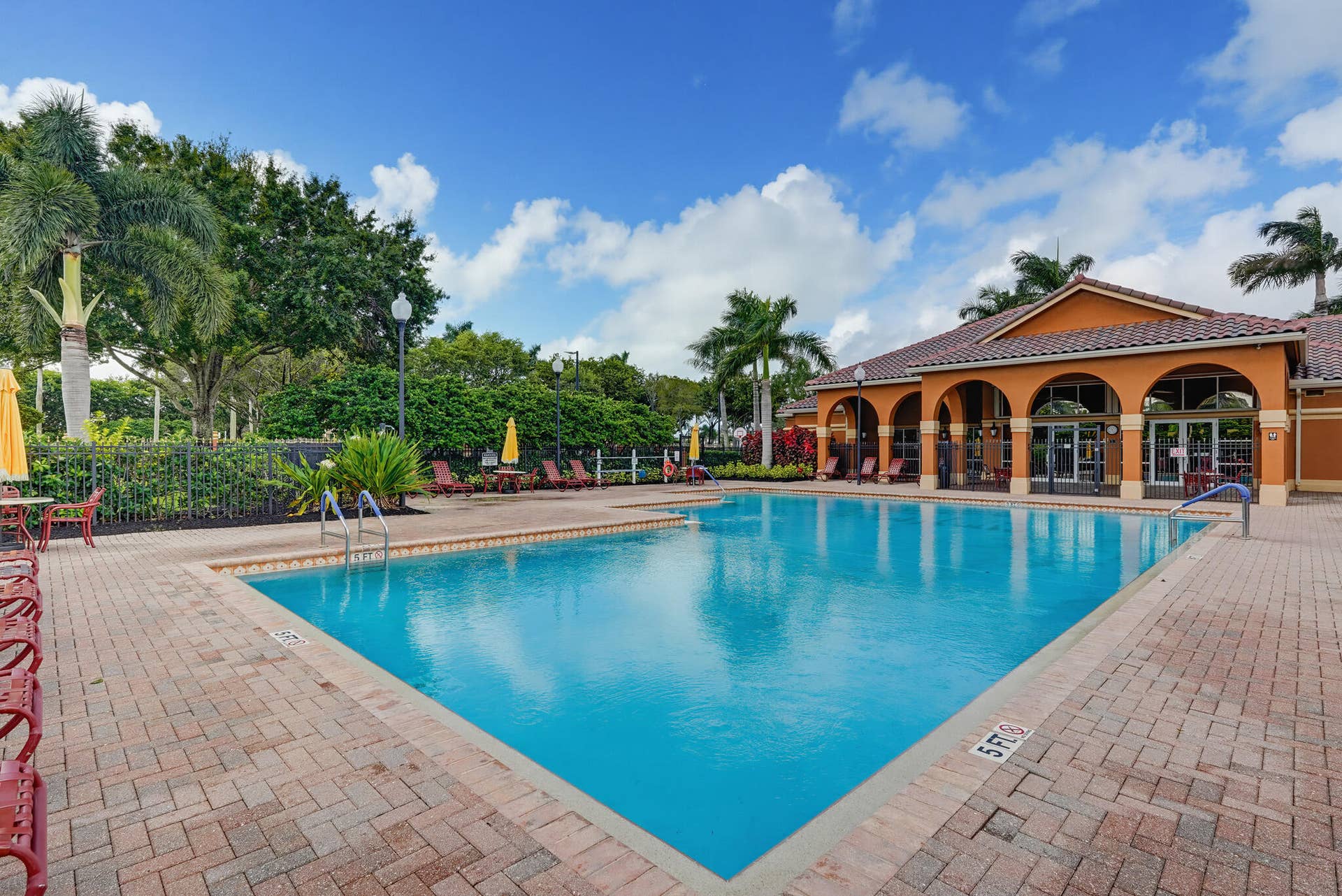 122 SARONA Circle, Royal Palm Beach, FL 33411 DSC08514