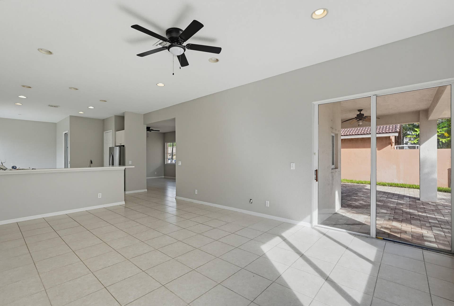 122 SARONA Circle, Royal Palm Beach, FL 33411 DSC08319