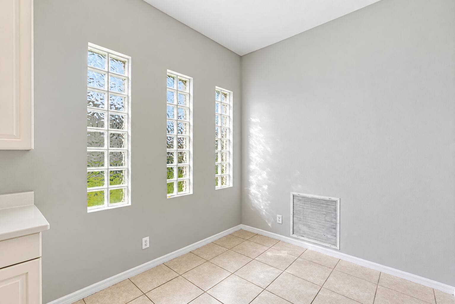 122 SARONA Circle, Royal Palm Beach, FL 33411 SC6