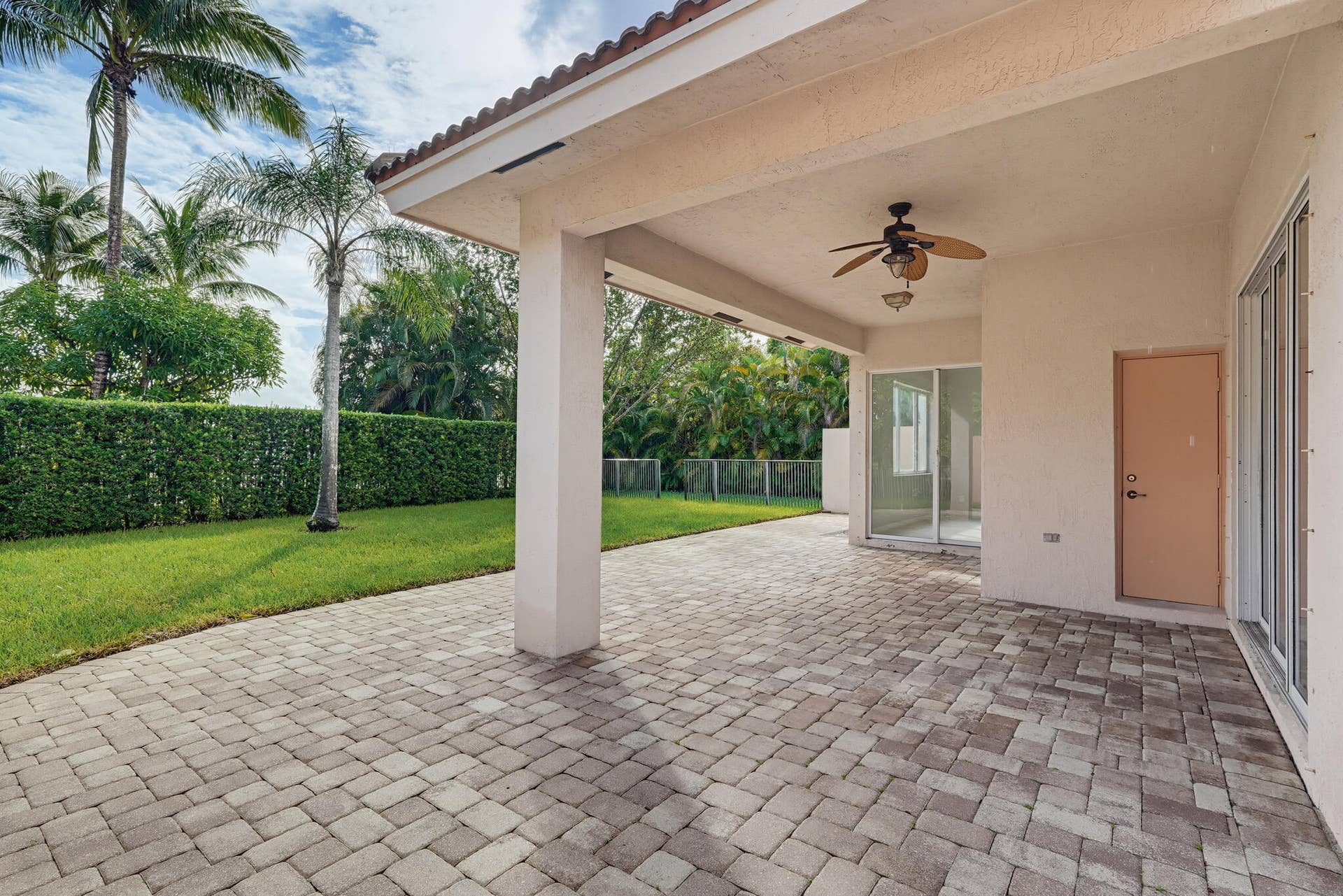 122 SARONA Circle, Royal Palm Beach, FL 33411 DSC08244