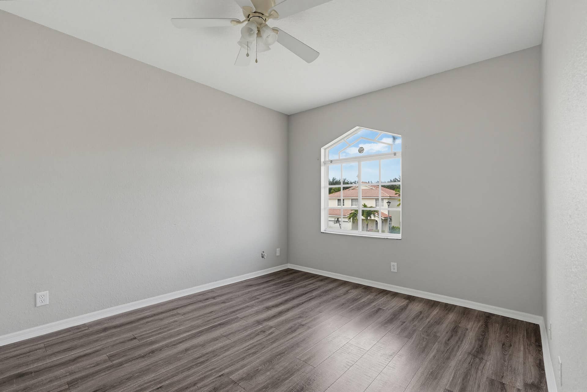 122 SARONA Circle, Royal Palm Beach, FL 33411 DSC08449