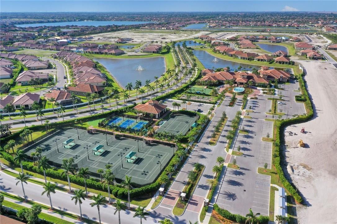 9567 KARLBERG Way, Parkland, FL 33076 24000 Sqft of amenities