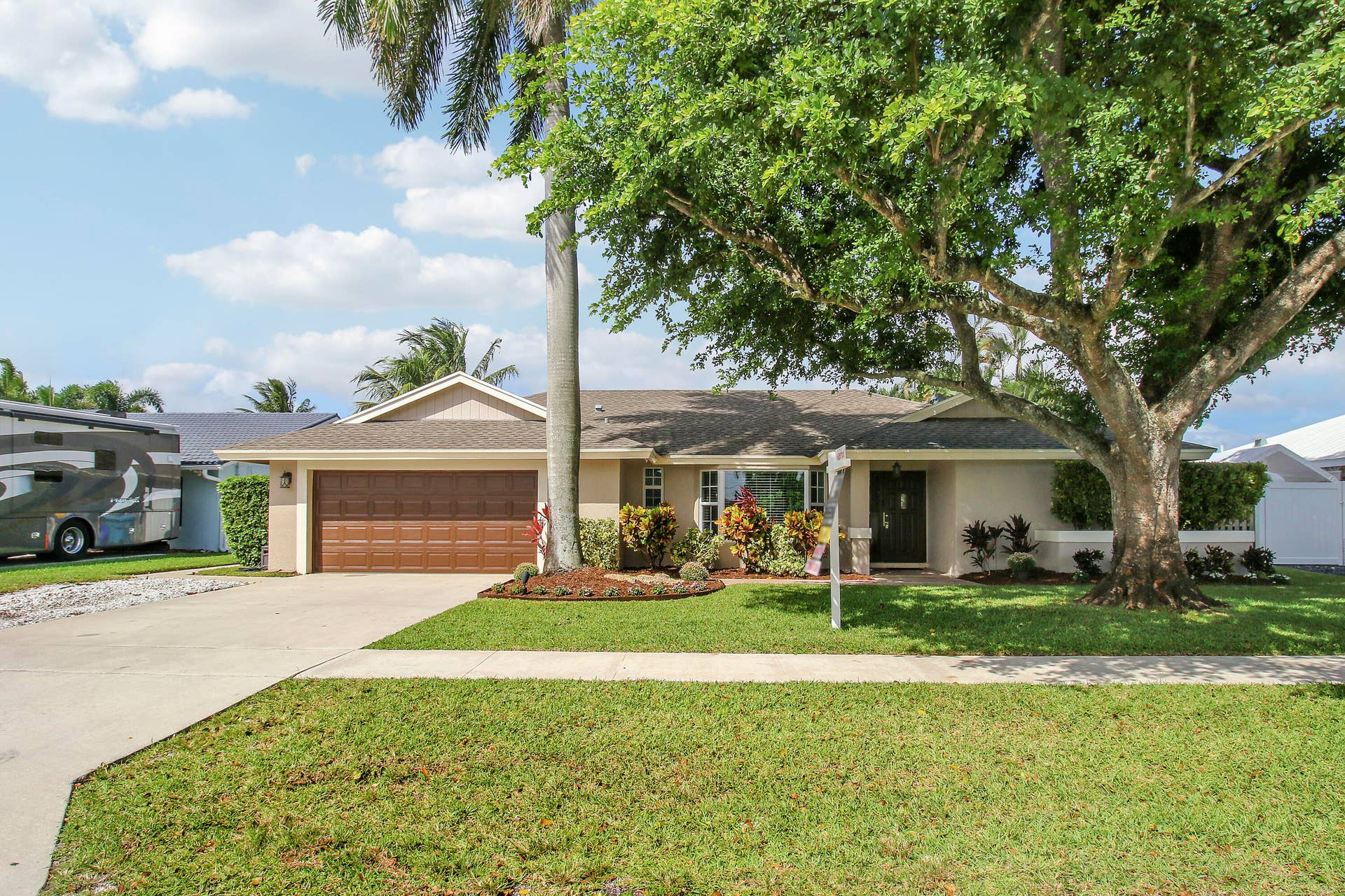 1209 SW 25TH Avenue, Boynton Beach, FL 33426 Two Car Garage