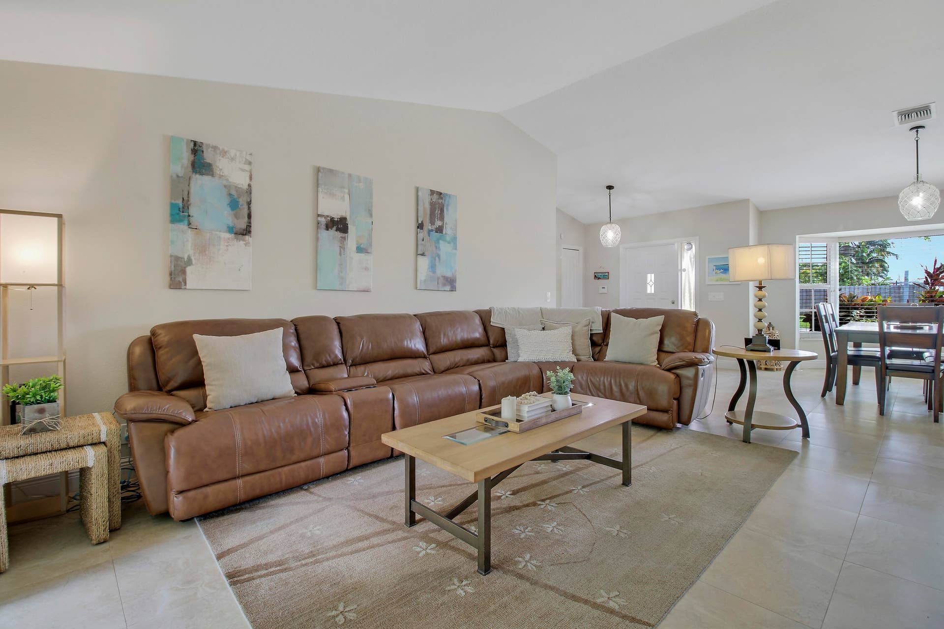 1209 SW 25TH Avenue, Boynton Beach, FL 33426 Living