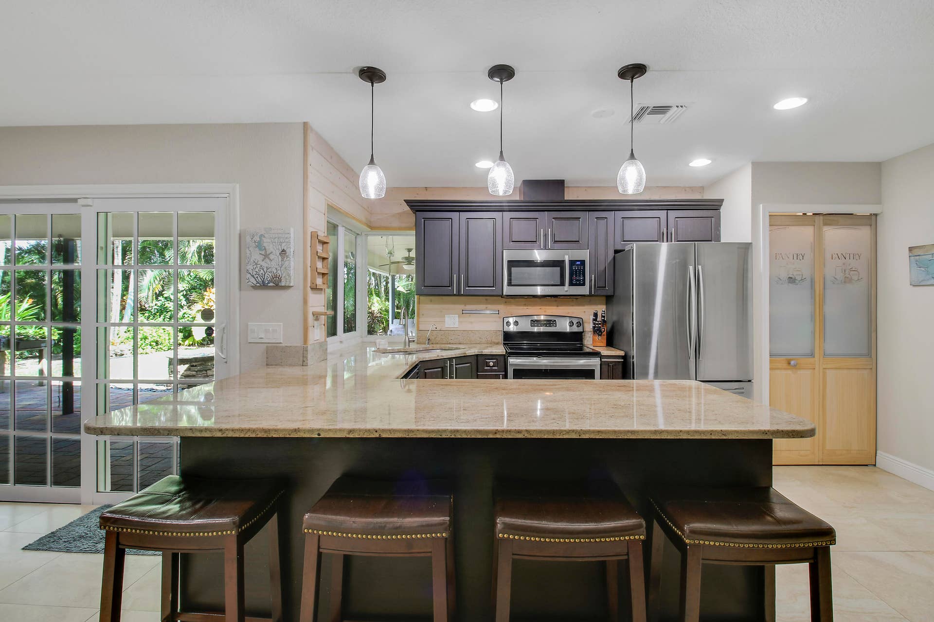 1209 SW 25TH Avenue, Boynton Beach, FL 33426 Breakfast Bar
