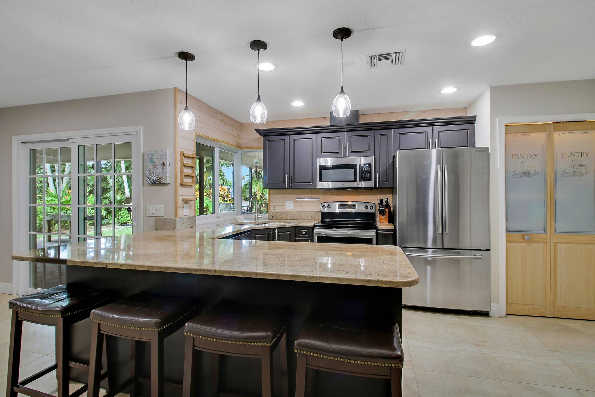 1209 SW 25TH Avenue, Boynton Beach, FL 33426 Granite Countertops