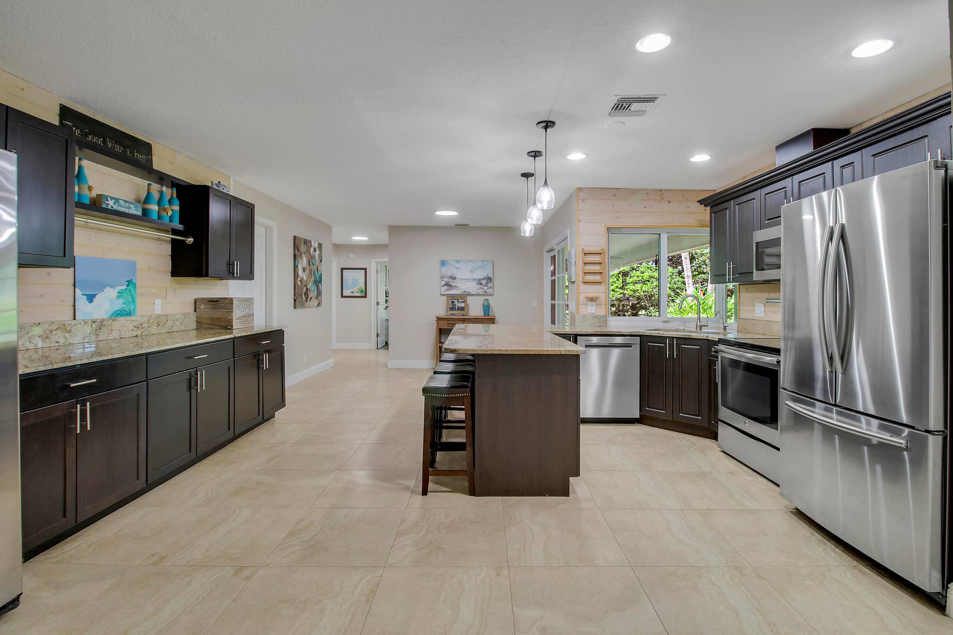1209 SW 25TH Avenue, Boynton Beach, FL 33426 Perfect to entertain