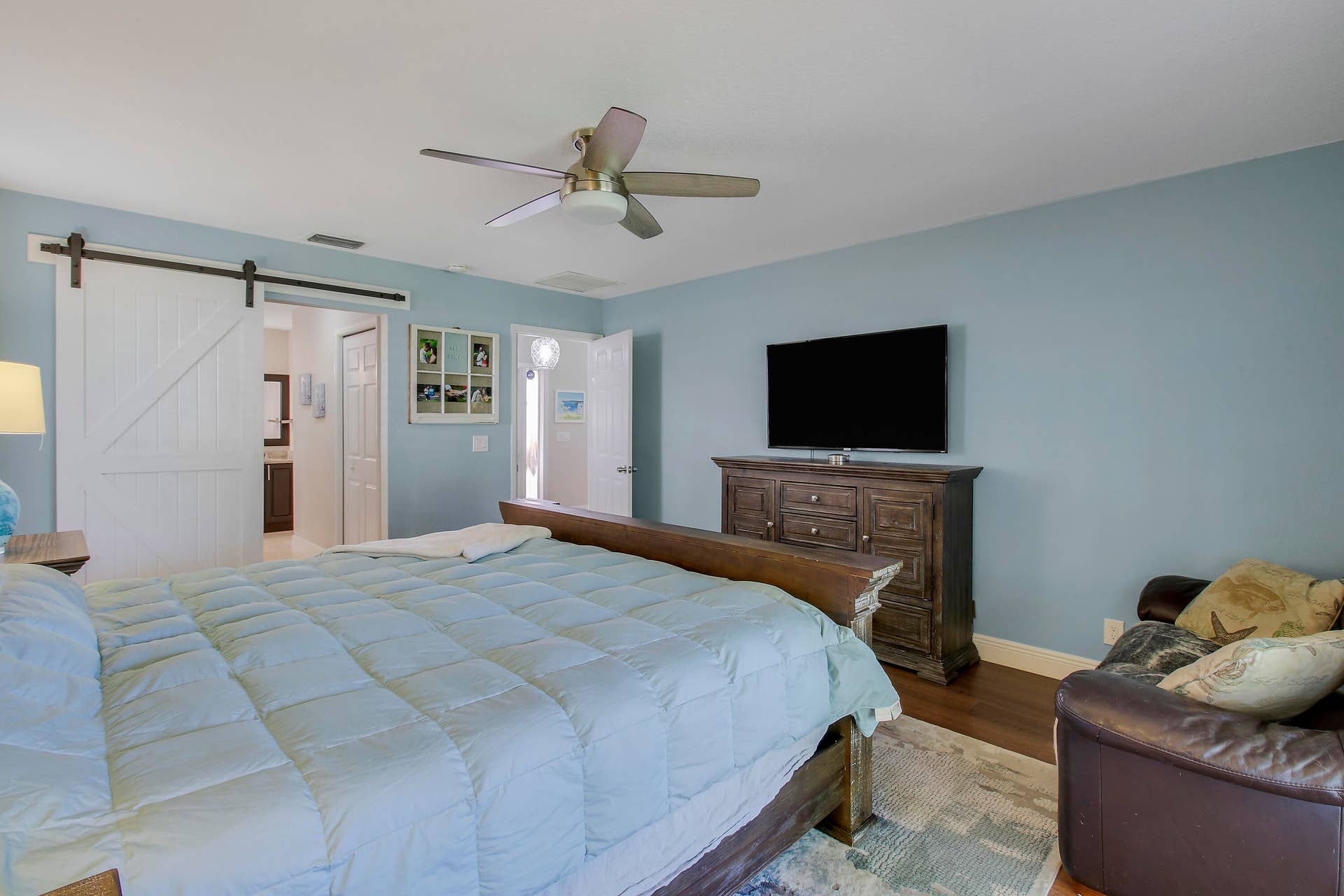 1209 SW 25TH Avenue, Boynton Beach, FL 33426 Barn Doors
