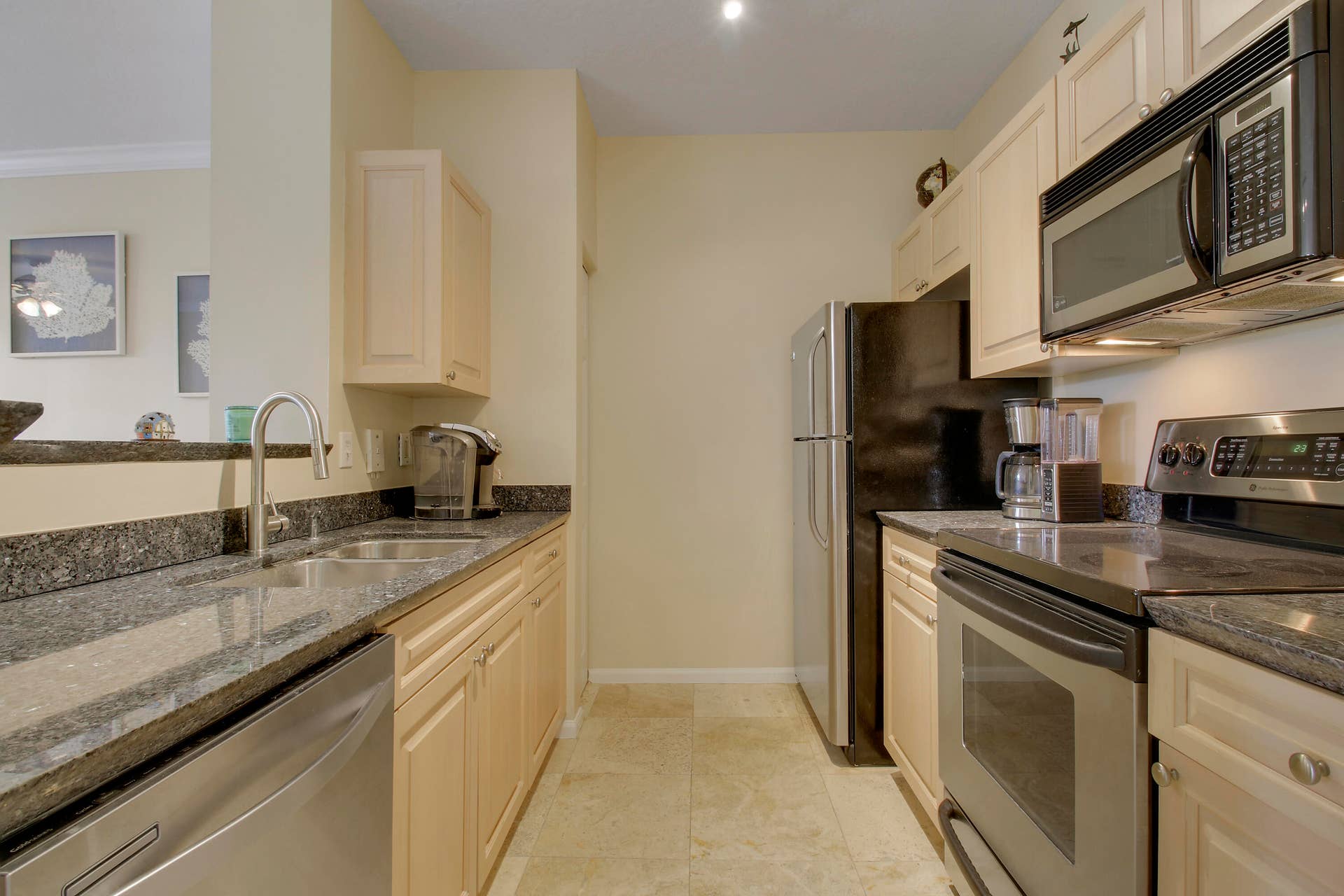 580 S SAPODILLA Avenue, #305, West Palm Beach, FL 33401 House 3-7
