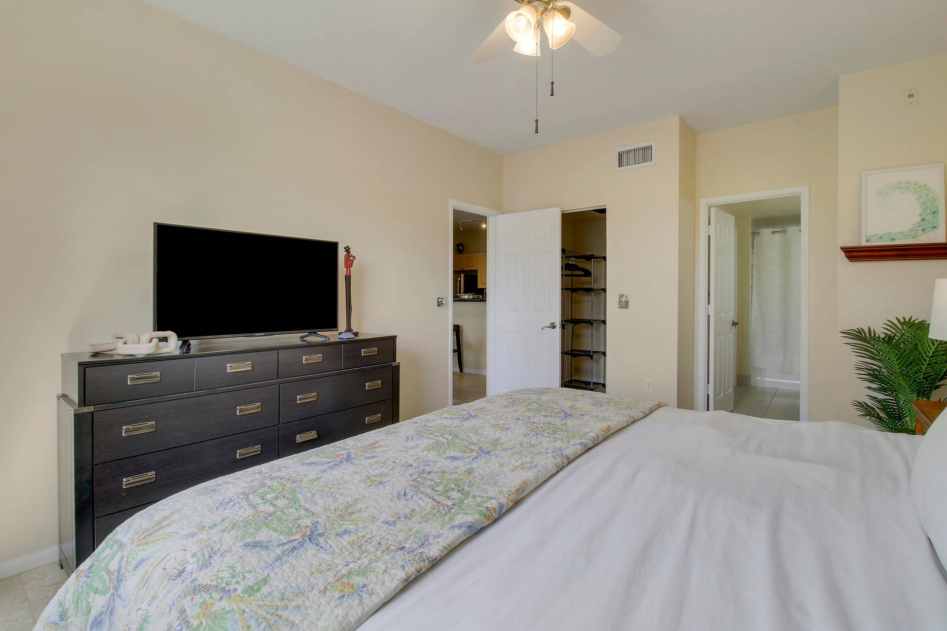 580 S SAPODILLA Avenue, #305, West Palm Beach, FL 33401 House 3-3