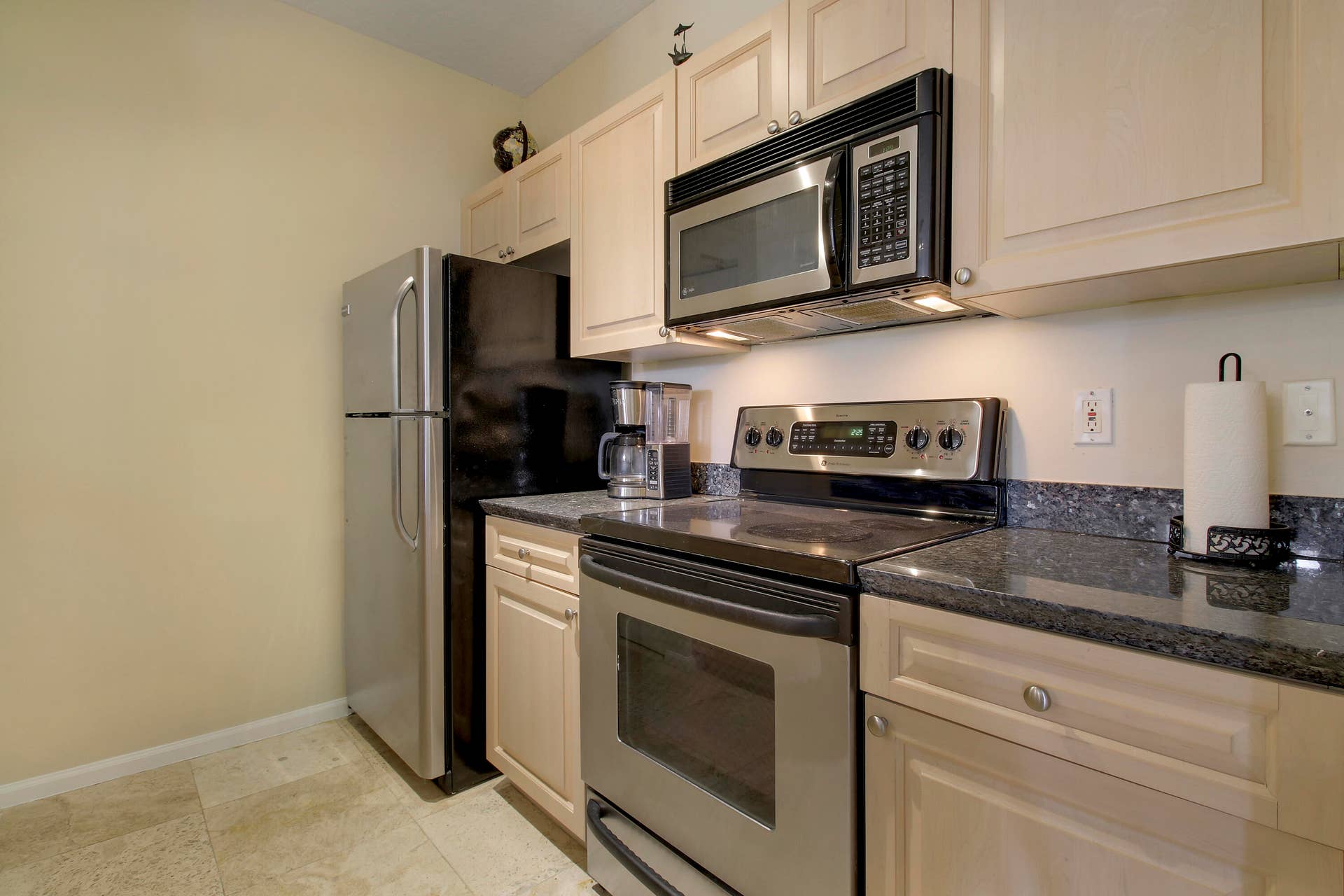 580 S SAPODILLA Avenue, #305, West Palm Beach, FL 33401 House 3-6