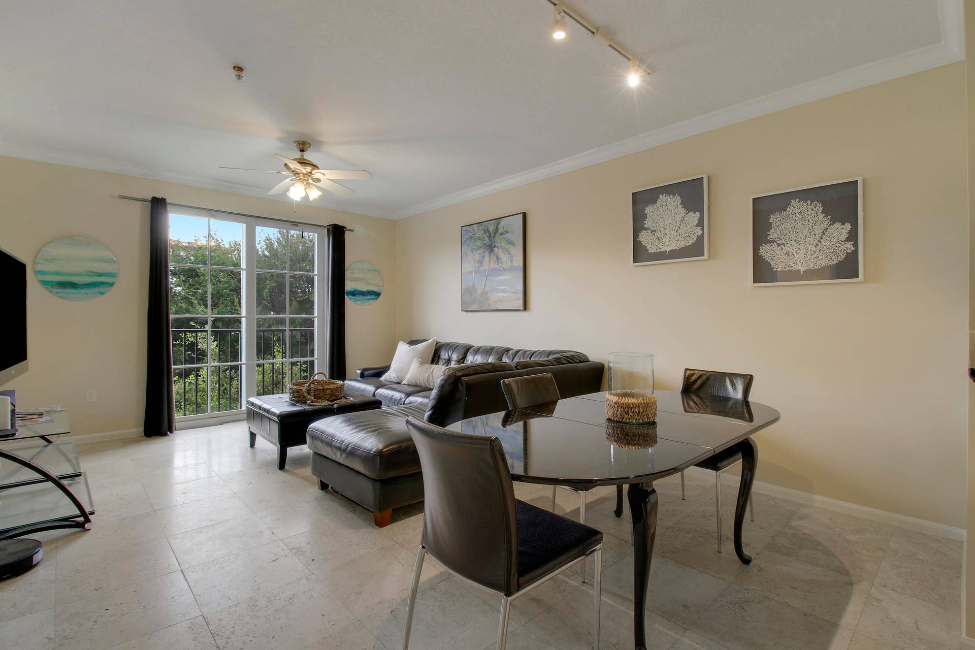 580 S SAPODILLA Avenue, #305, West Palm Beach, FL 33401 House 3-11