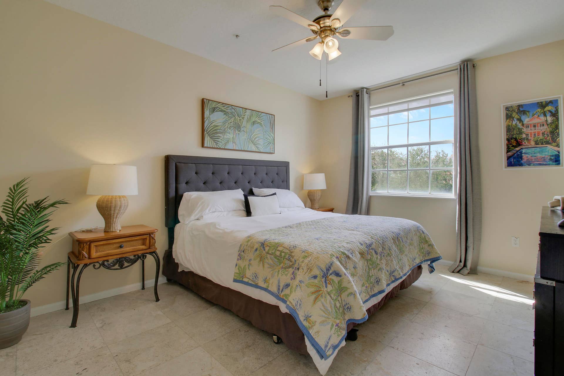 580 S SAPODILLA Avenue, #305, West Palm Beach, FL 33401 House 3-1