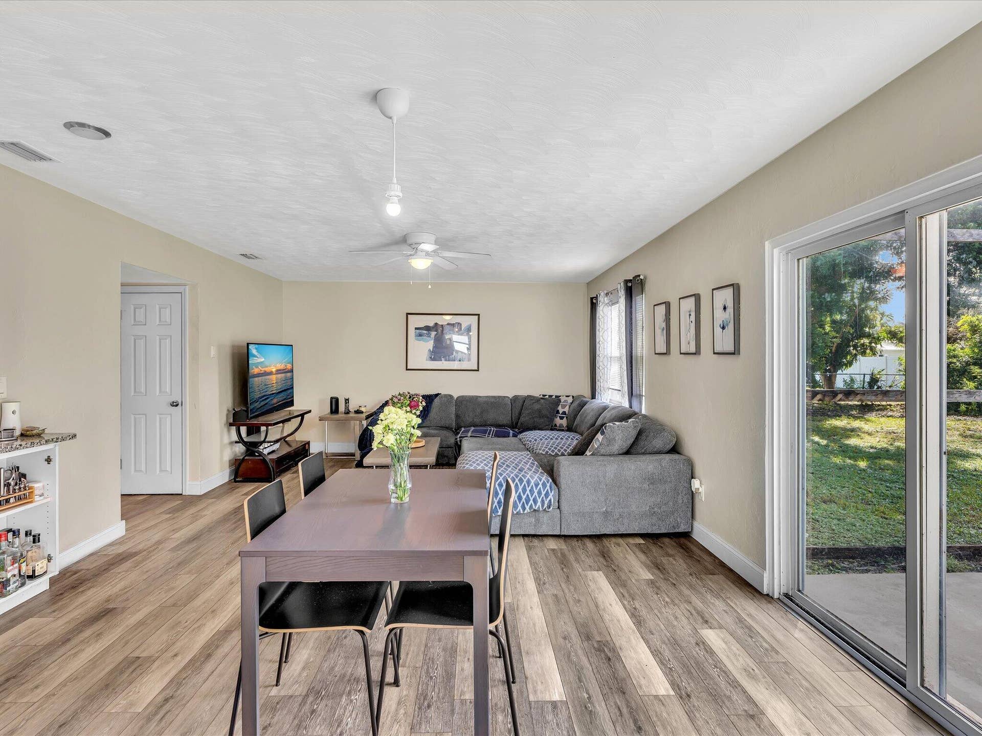 467 Alice Drive, Melbourne, FL 32935 Dining-Living
