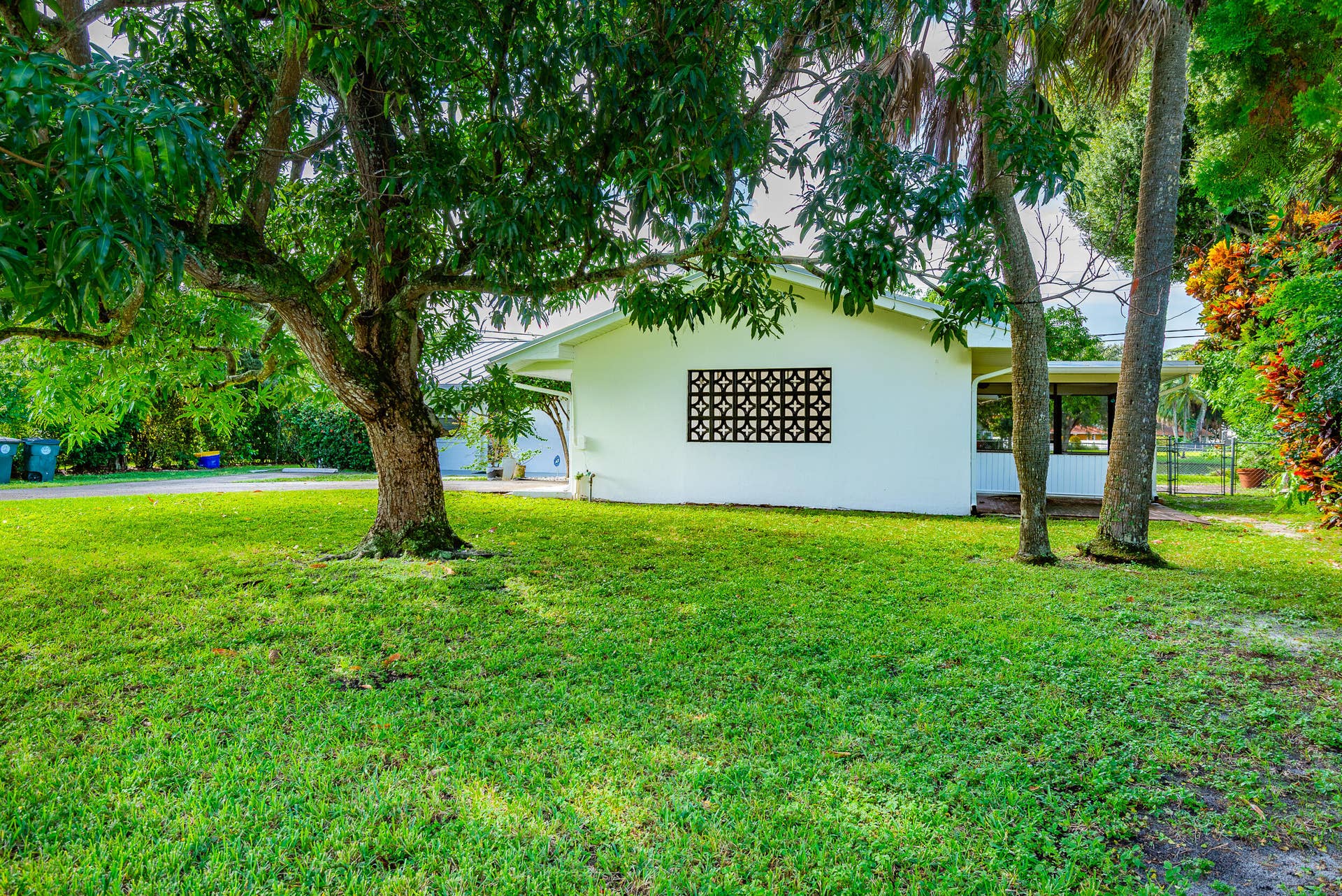 323 W Conference Drive W, #Unit B, Boca Raton, FL 33486 323-5