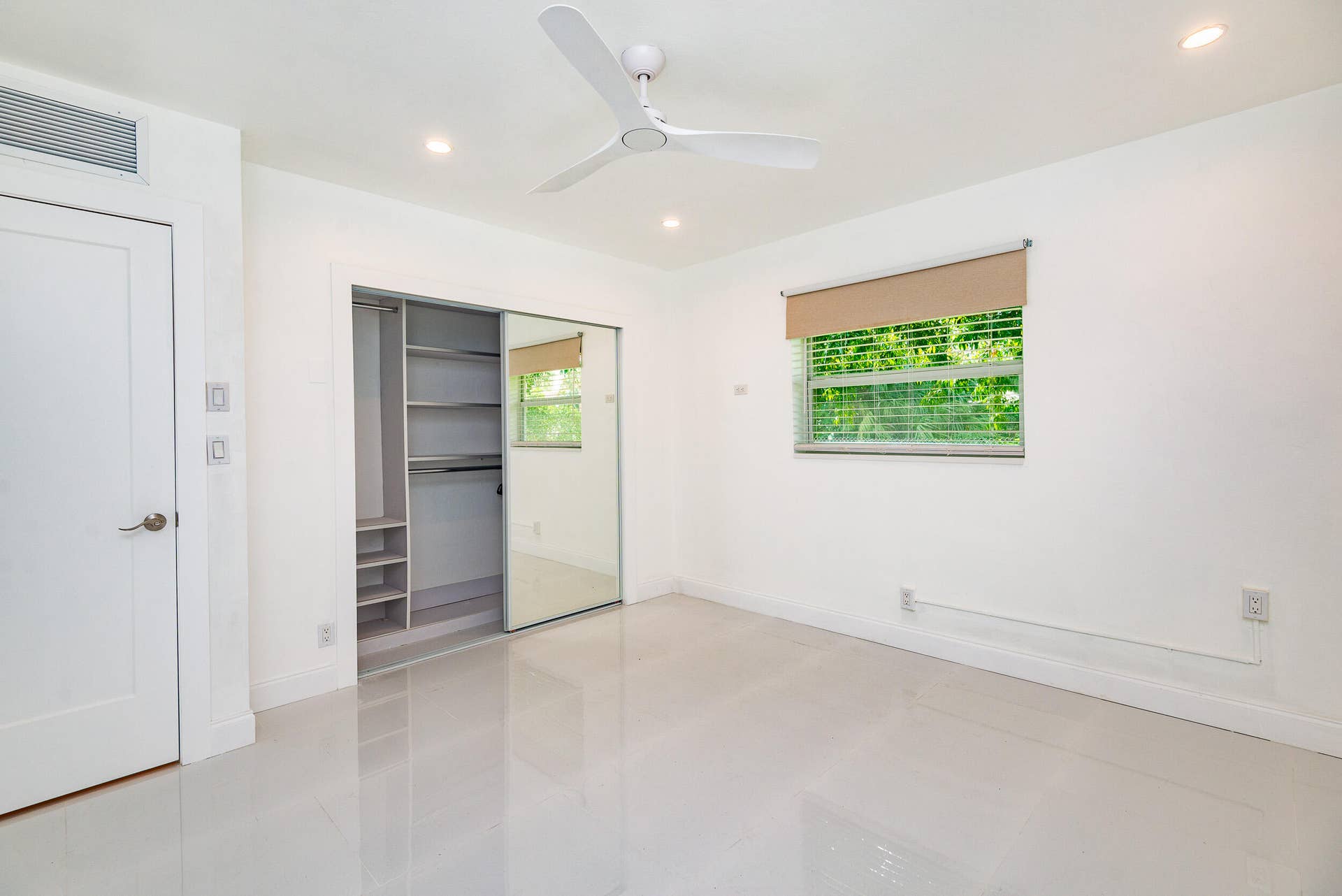 323 W Conference Drive W, #Unit B, Boca Raton, FL 33486 323-24