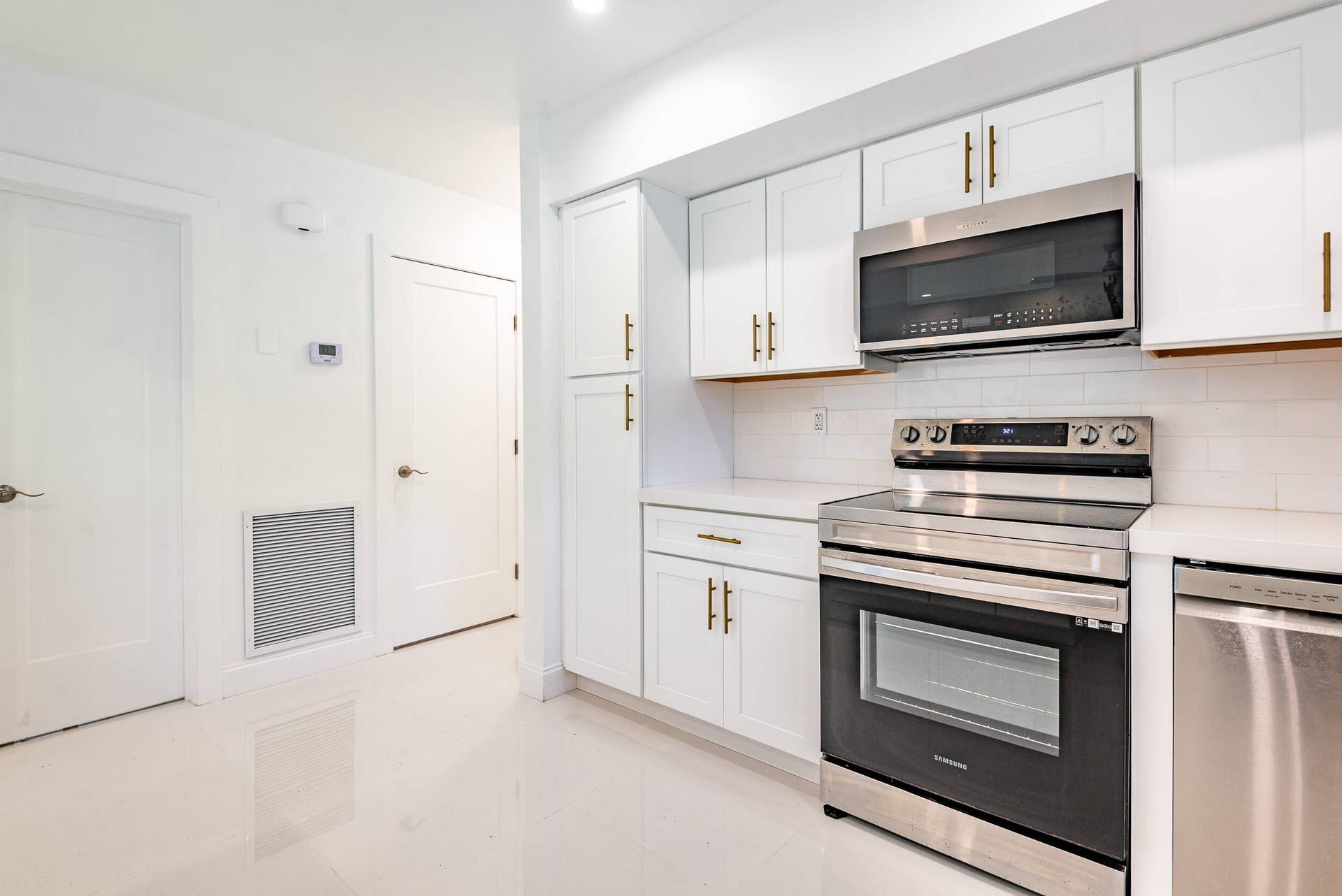 323 W Conference Drive W, #Unit B, Boca Raton, FL 33486 323-20