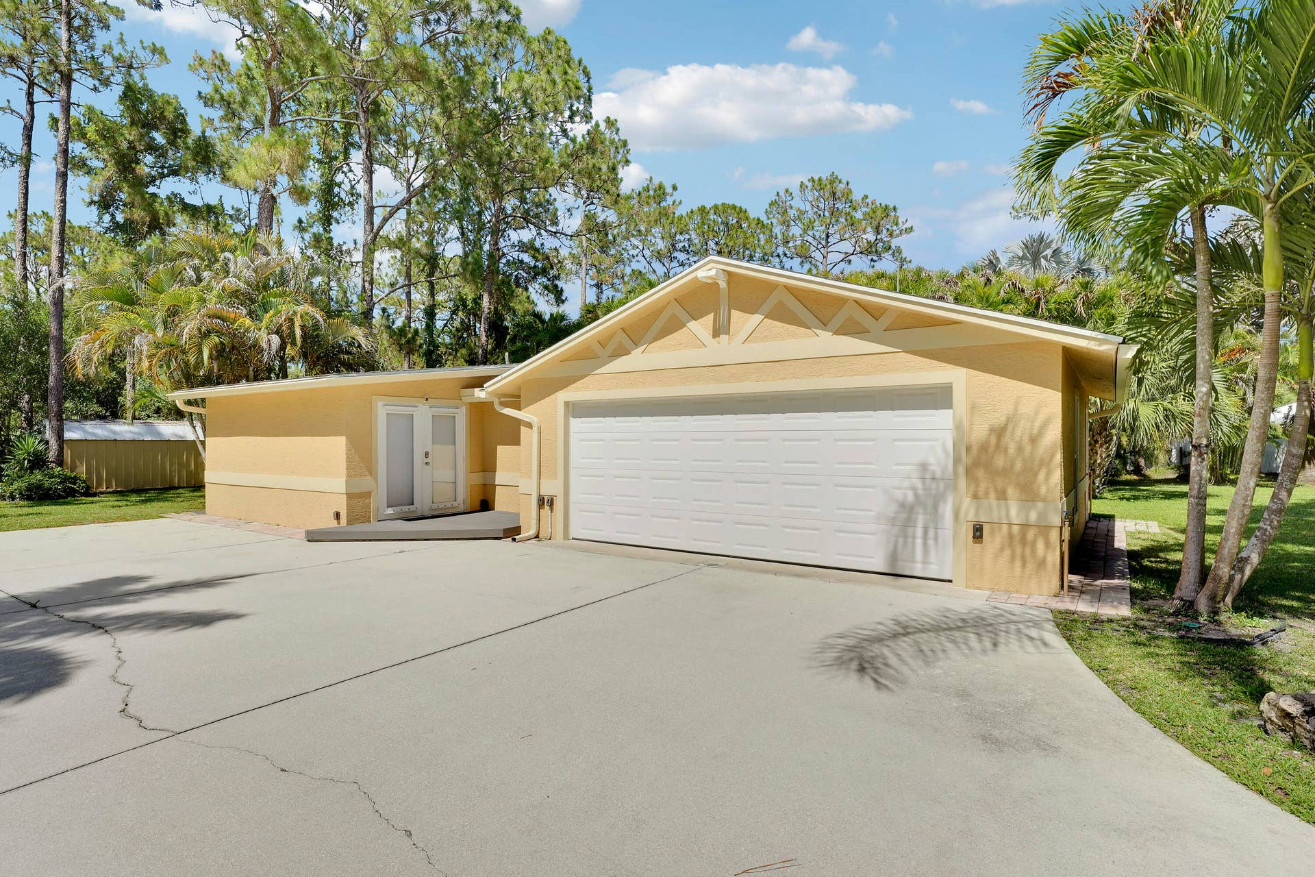 12263 SANDY Run, Jupiter, FL 33478 Guest House / Garage