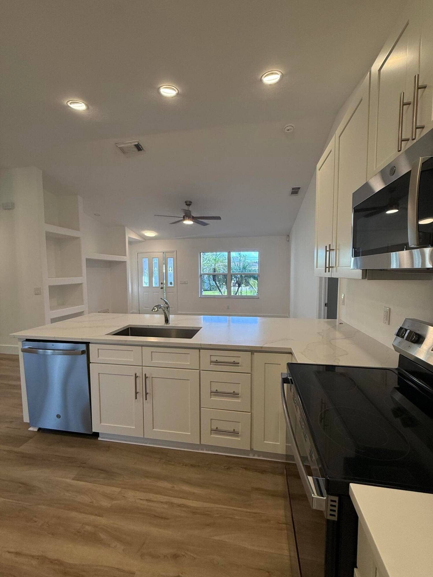 2226 SE FRIENDSHIP Street, Port St Lucie, FL 34952 IMG_1632