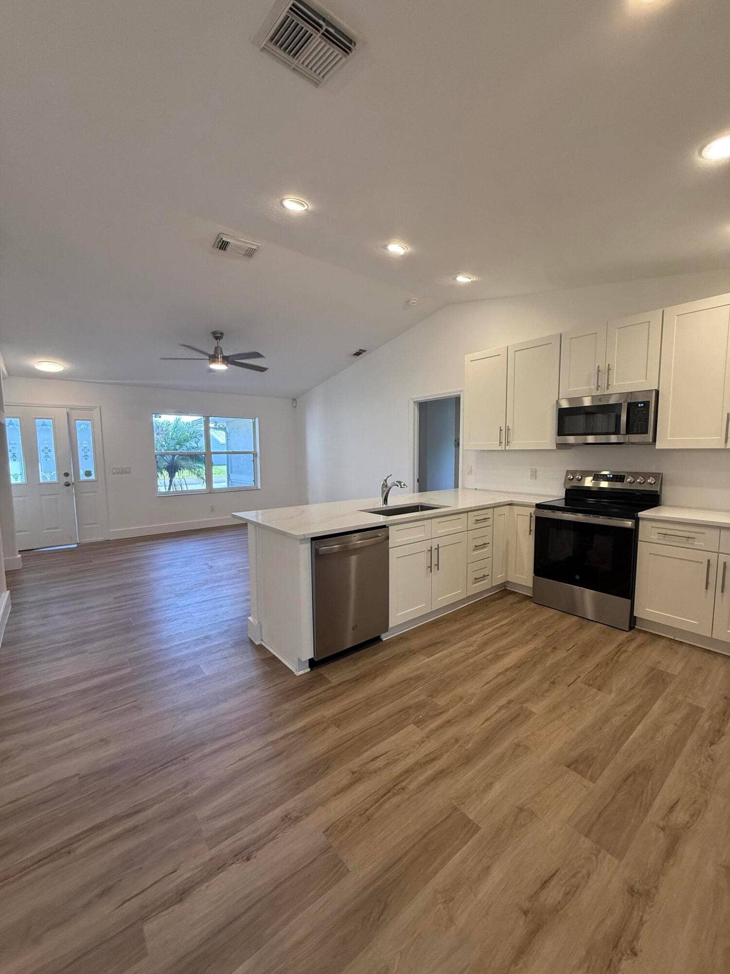 2226 SE FRIENDSHIP Street, Port St Lucie, FL 34952 IMG_1635