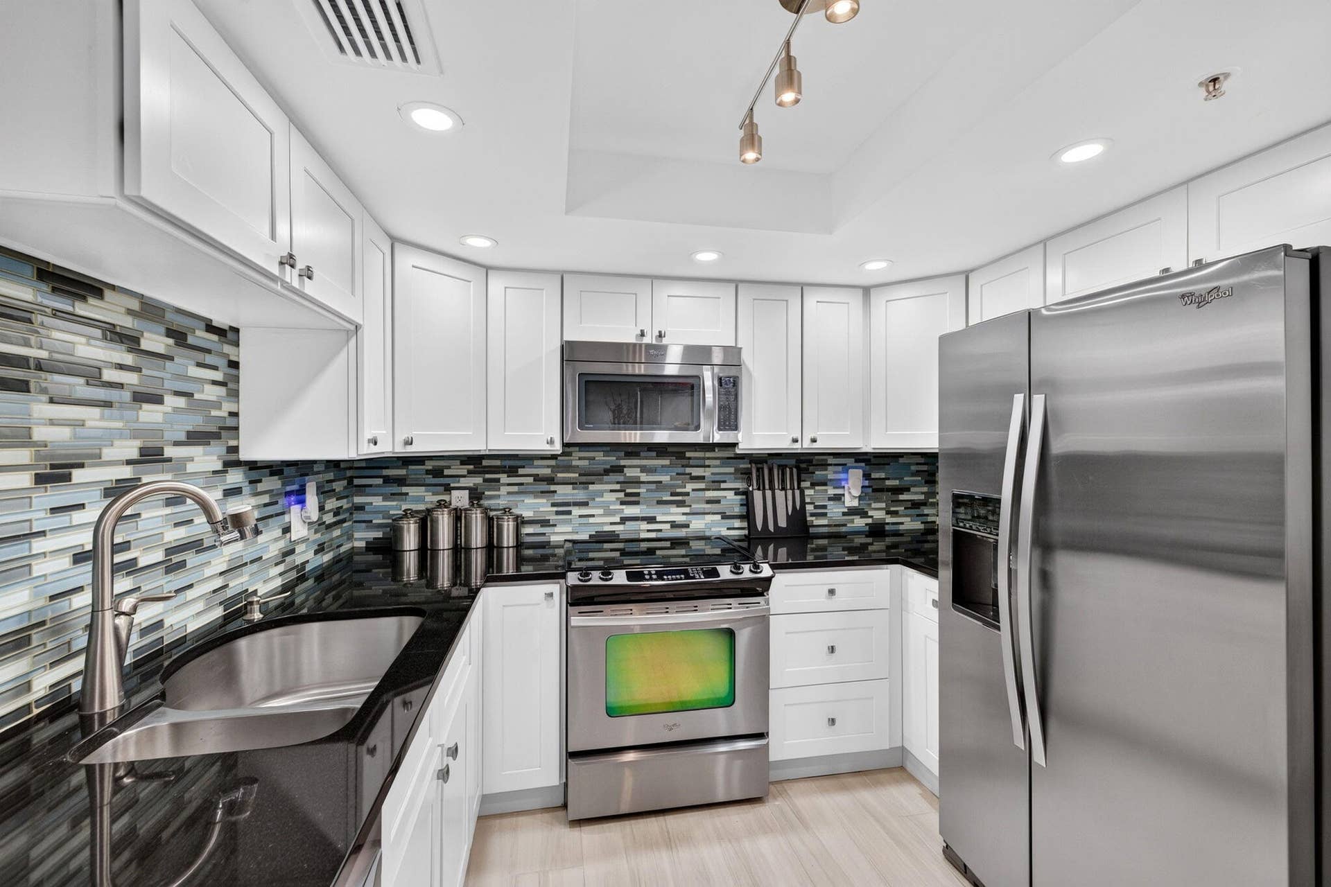 2039 SE 10TH Avenue, #512, Fort Lauderdale, FL 33316 30-web-or-mls-699A3814