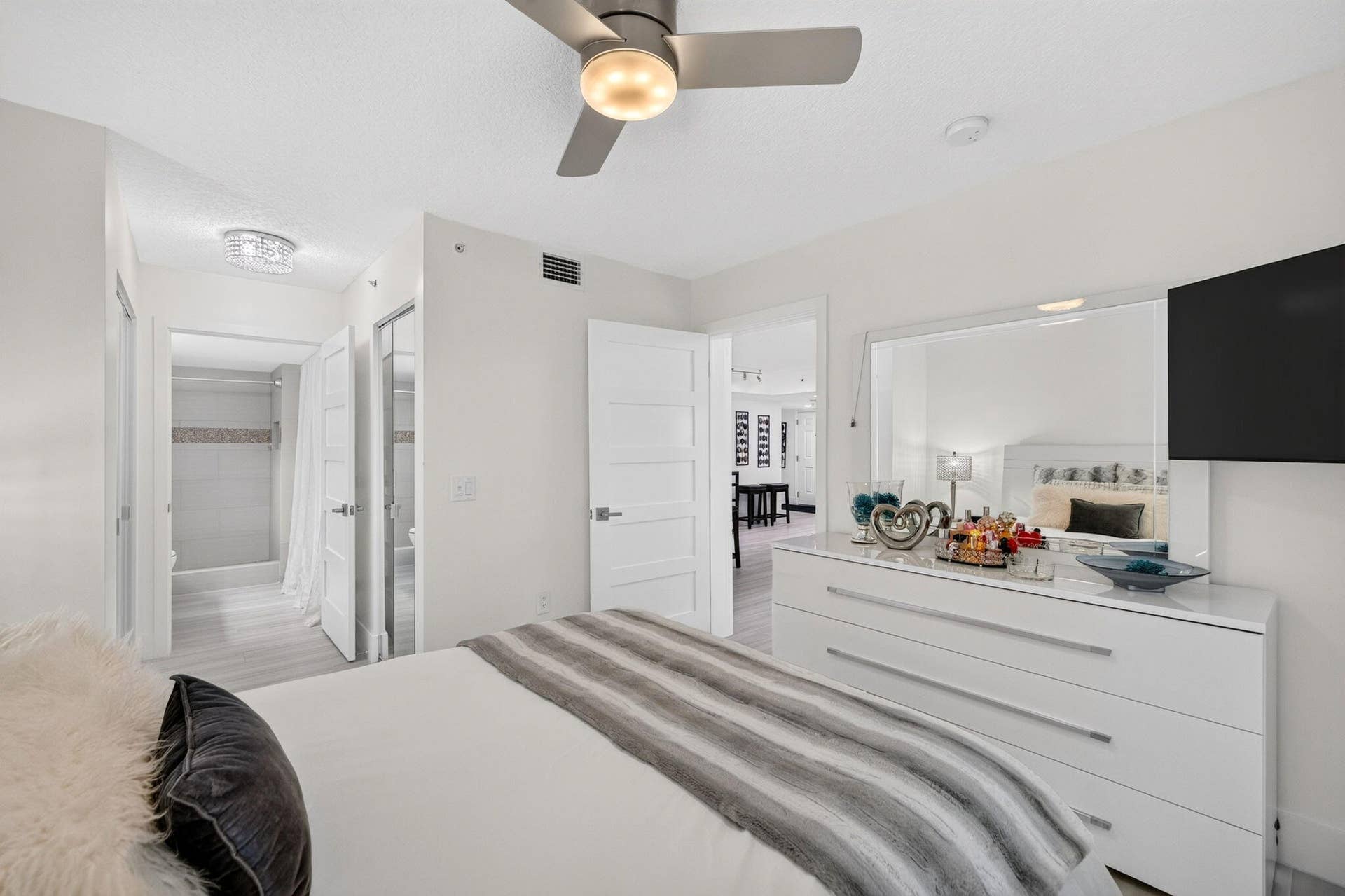 2039 SE 10TH Avenue, #512, Fort Lauderdale, FL 33316 46-web-or-mls-699A3949