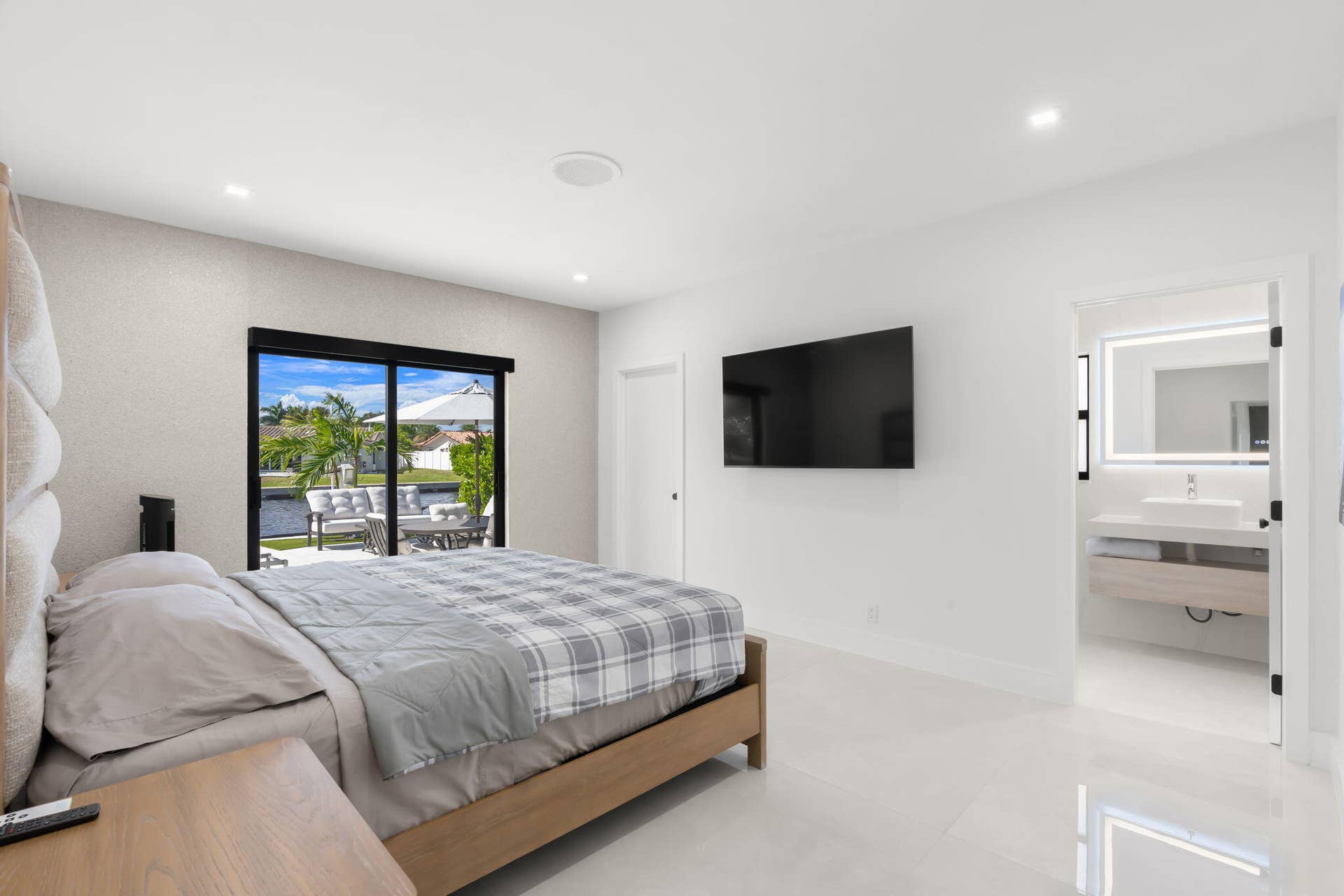 5641 BAYVIEW Drive, Fort Lauderdale, FL 33308 6-web-or-mls-5641 Bayview Dr, Fort Laude