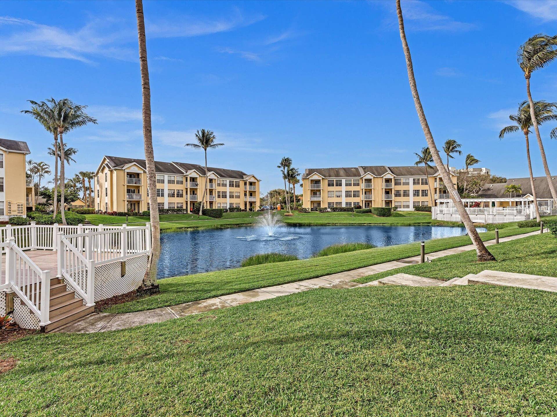 6284 LA COSTA Drive, #K, Boca Raton, Boca Raton, FL 33433 Peaceful Setting