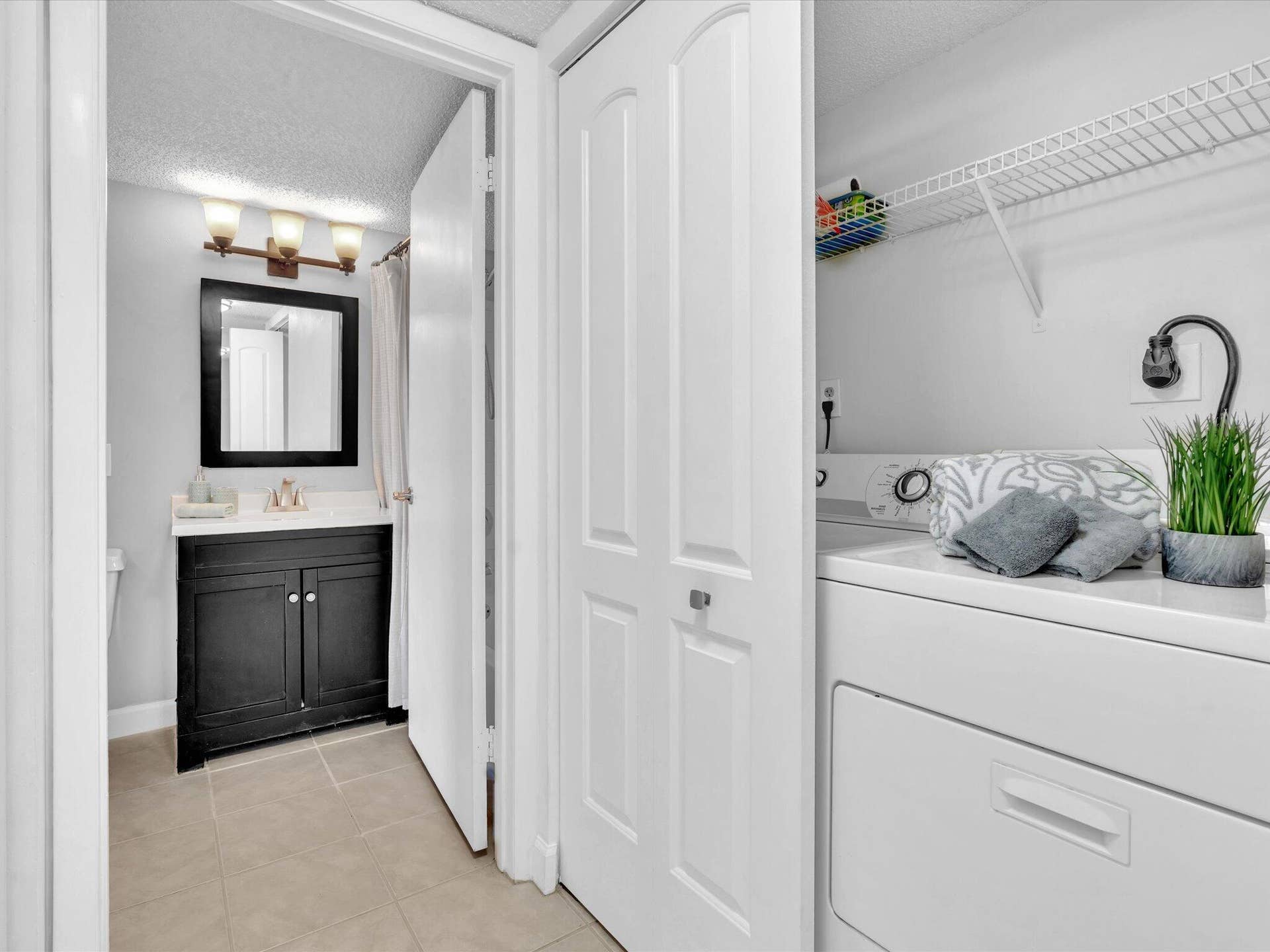 6284 LA COSTA Drive, #K, Boca Raton, Boca Raton, FL 33433 Full Size Washer & Dryer