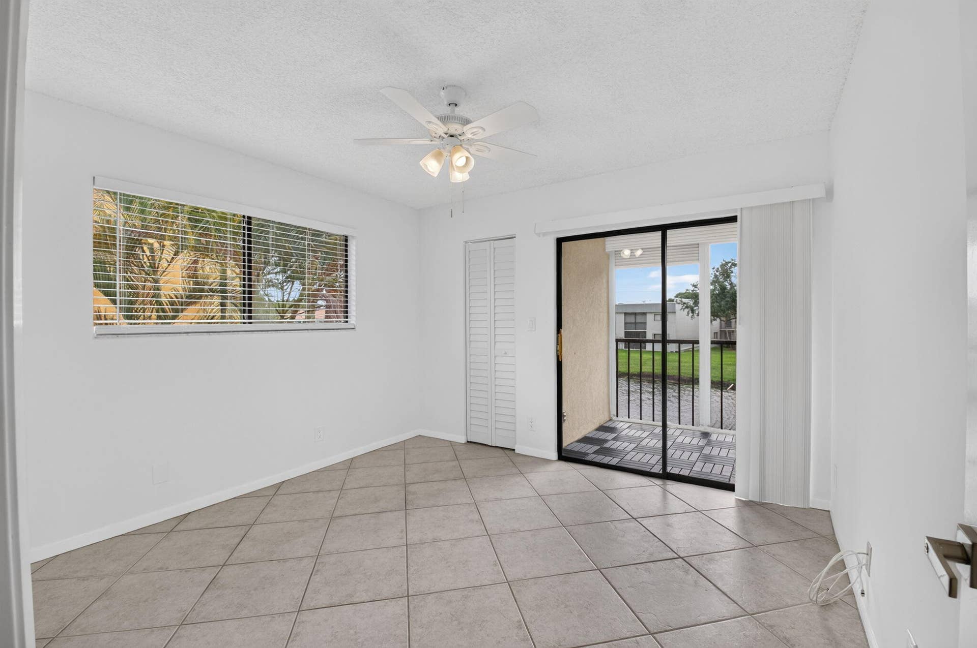 15216 LAKES OF DELRAY Boulevard, #154, Delray Beach, FL 33484 25-web-or-mls-DSC_3035