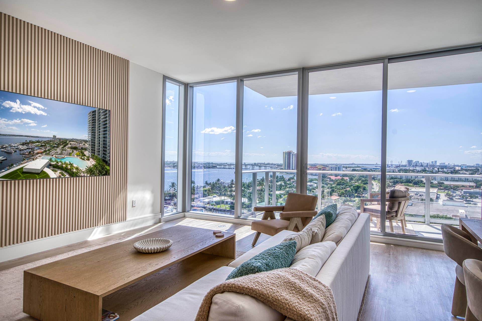 220 Lake Shore Dr 1207
