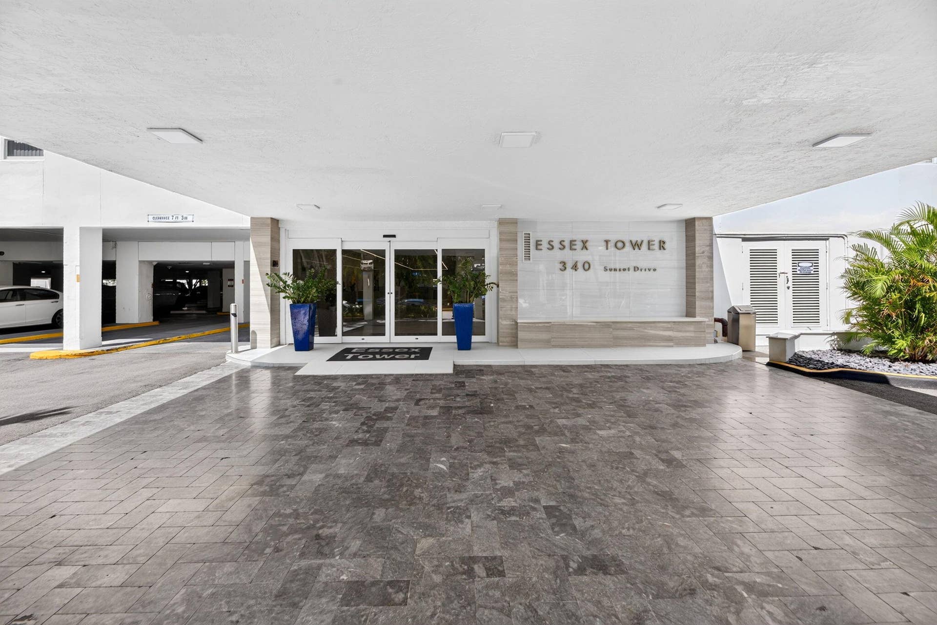 340 SUNSET Drive, #1809, Fort Lauderdale, FL 33301 67-web-or-mls-Entrance 1