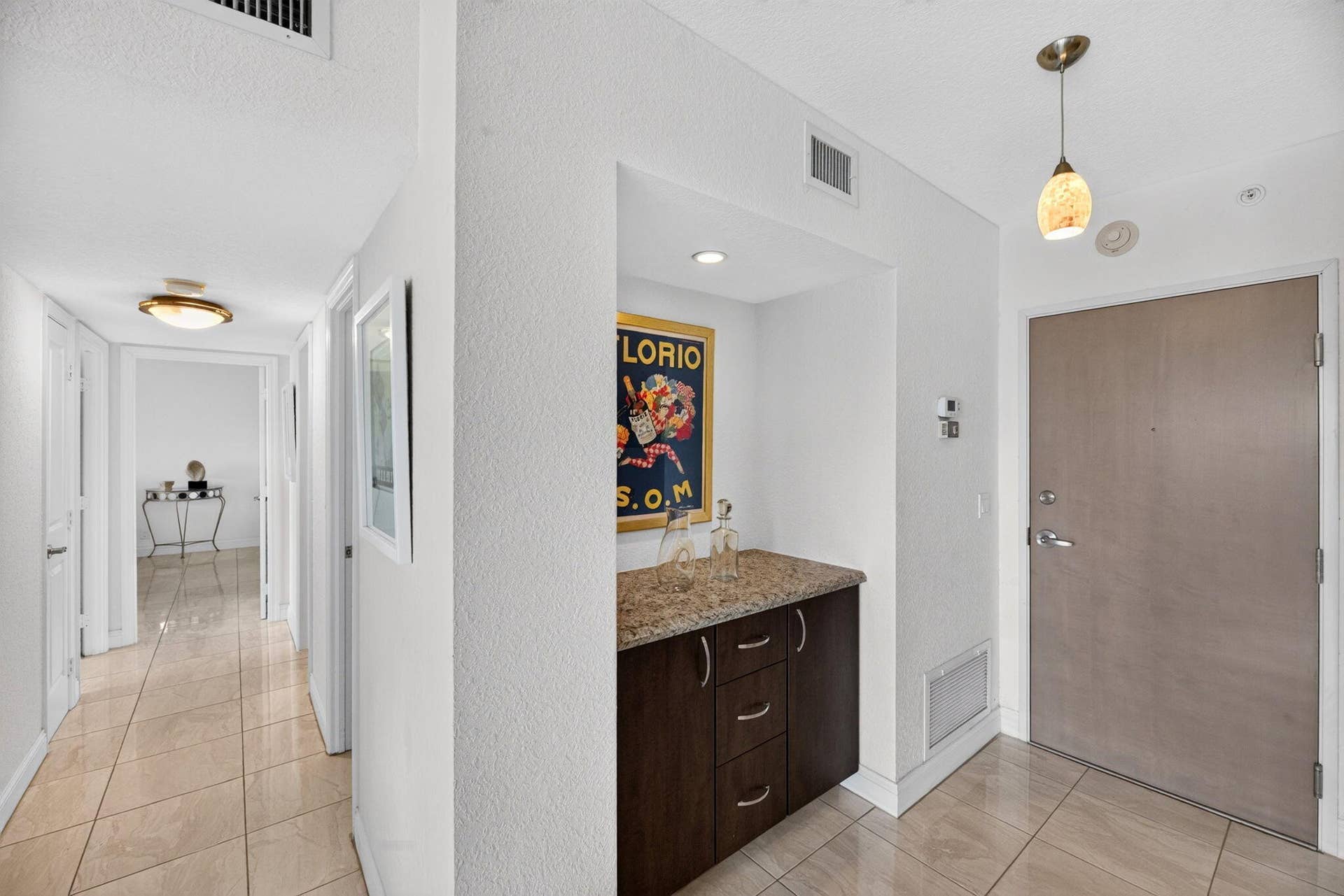 340 SUNSET Drive, #1809, Fort Lauderdale, FL 33301 36-web-or-mls-Foyer-Hallway