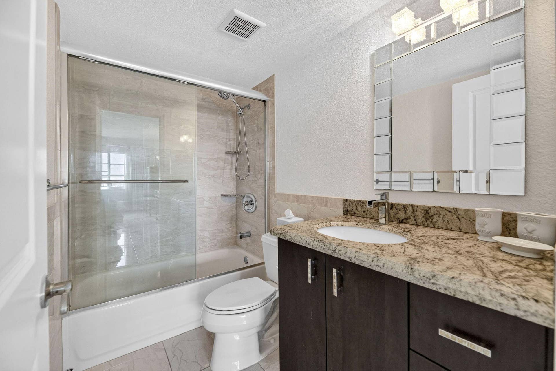 340 SUNSET Drive, #1809, Fort Lauderdale, FL 33301 46-web-or-mls-Primary bath
