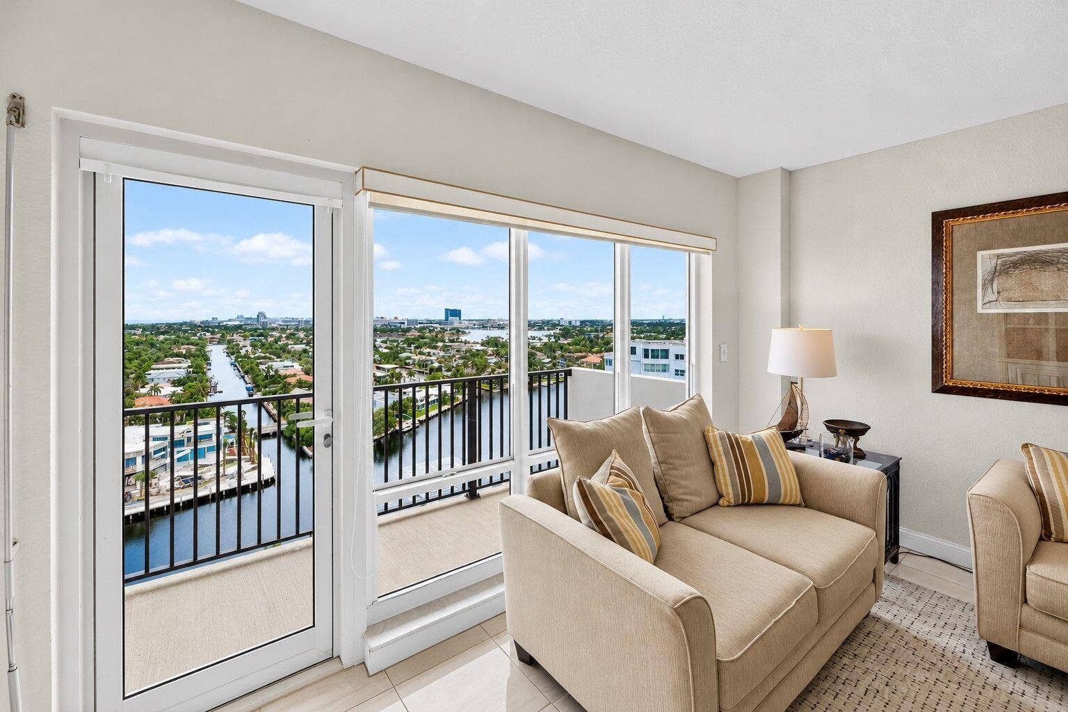 340 SUNSET Drive, #1809, Fort Lauderdale, FL 33301 31-web-or-mls-Living room 6