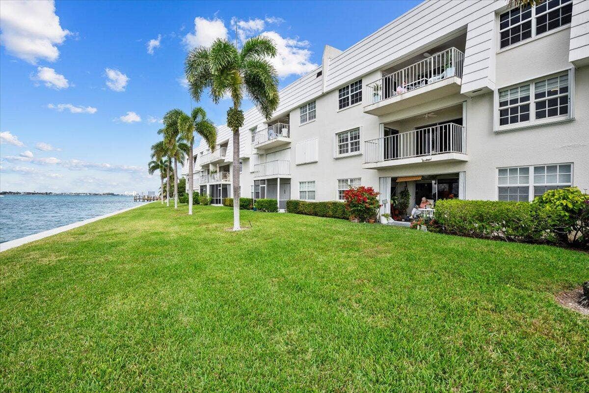1025 Sugar Sands Boulevard, #Unit 261, Riviera Beach, FL 33404 30-LUX_2222