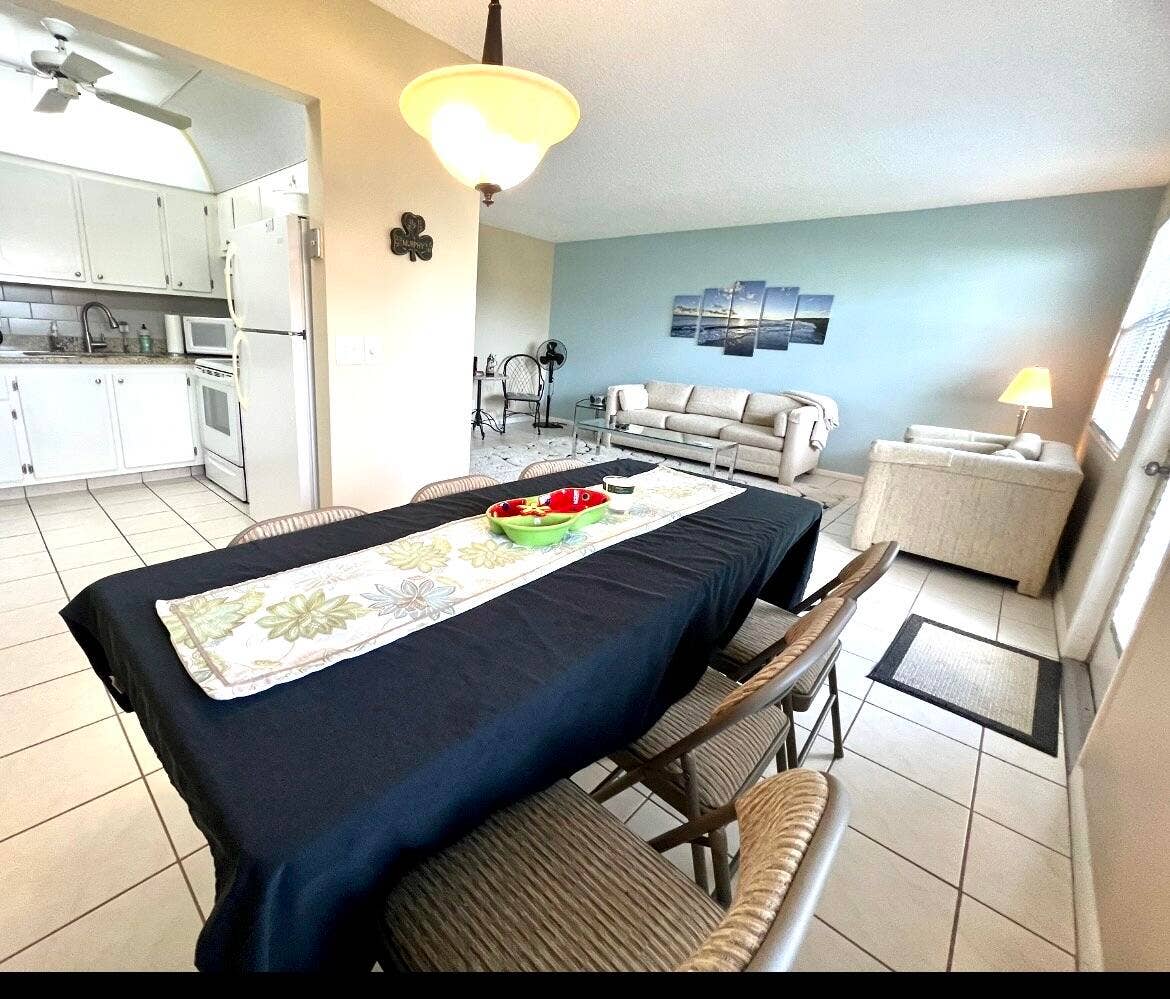 358 TILFORD Q, #358, Deerfield Beach, FL 33442 Kitchen/Dining /Living Views (Folding table and folding chairs not included)