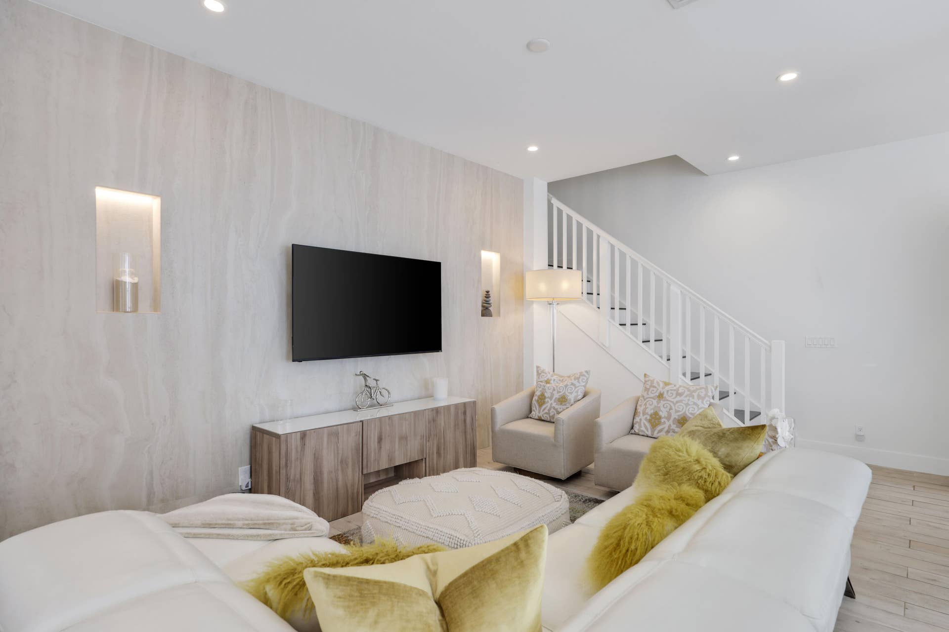 914 Saint George Boulevard - 5.jpg-FULL