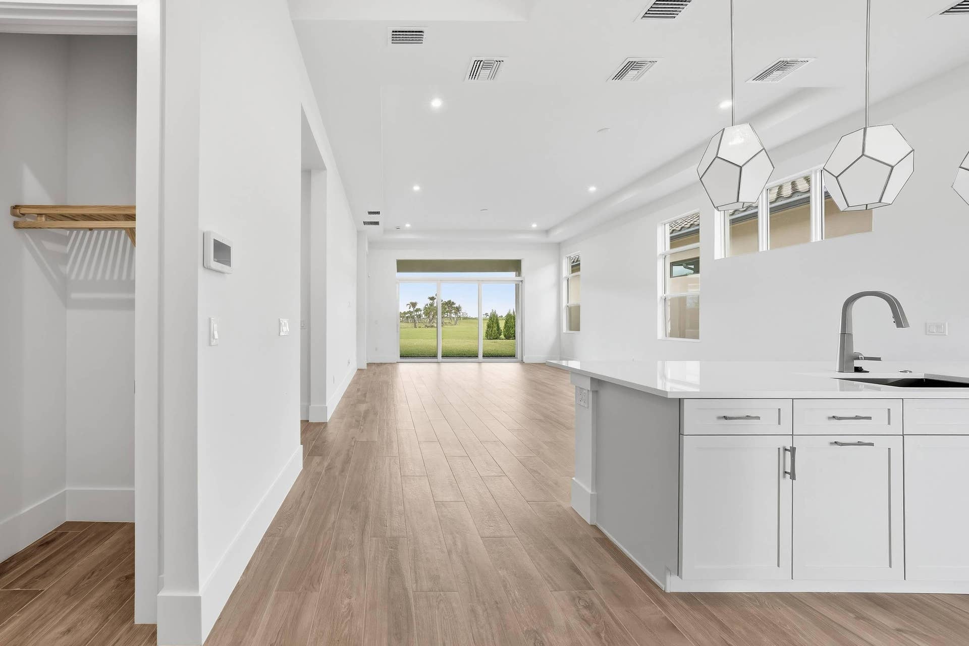 8128 SW Vanita Way, Port St Lucie, FL 34987 Kitchen