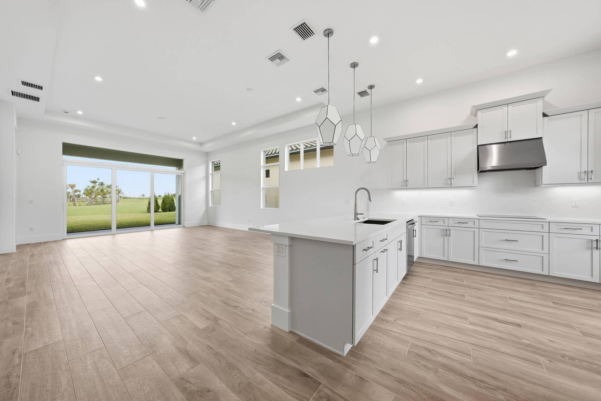 8128 SW Vanita Way, Port St Lucie, FL 34987 Kitchen